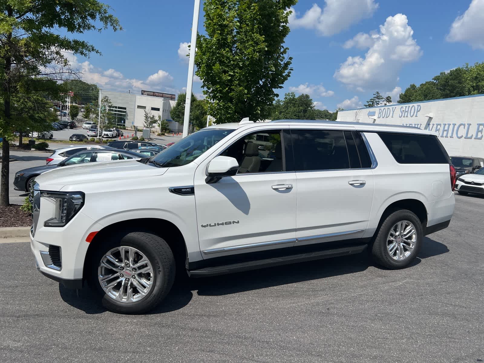 Thumbnail: 2021 GMC Yukon XL - 4