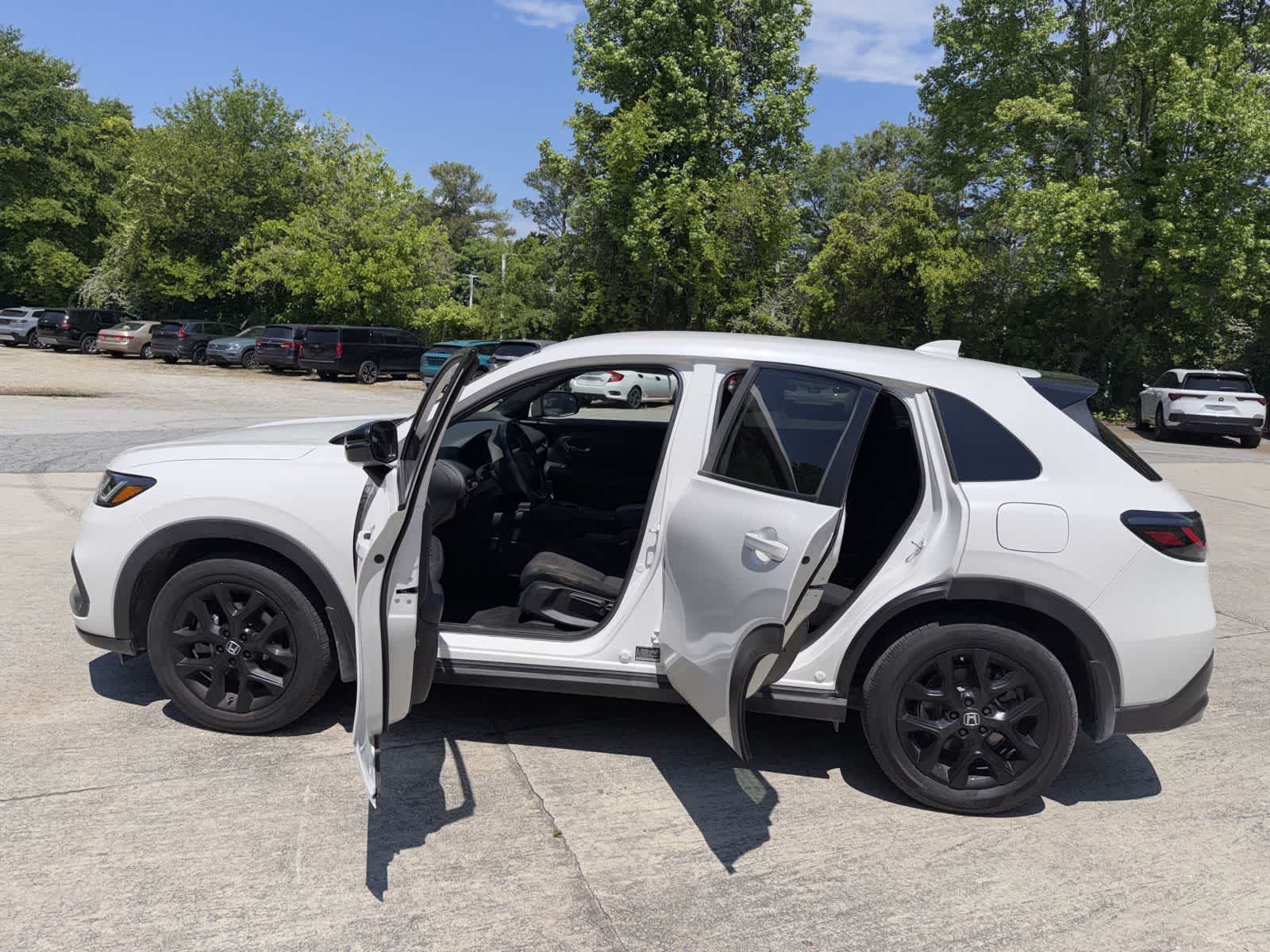 Thumbnail: 2025 Honda HR-V - 18