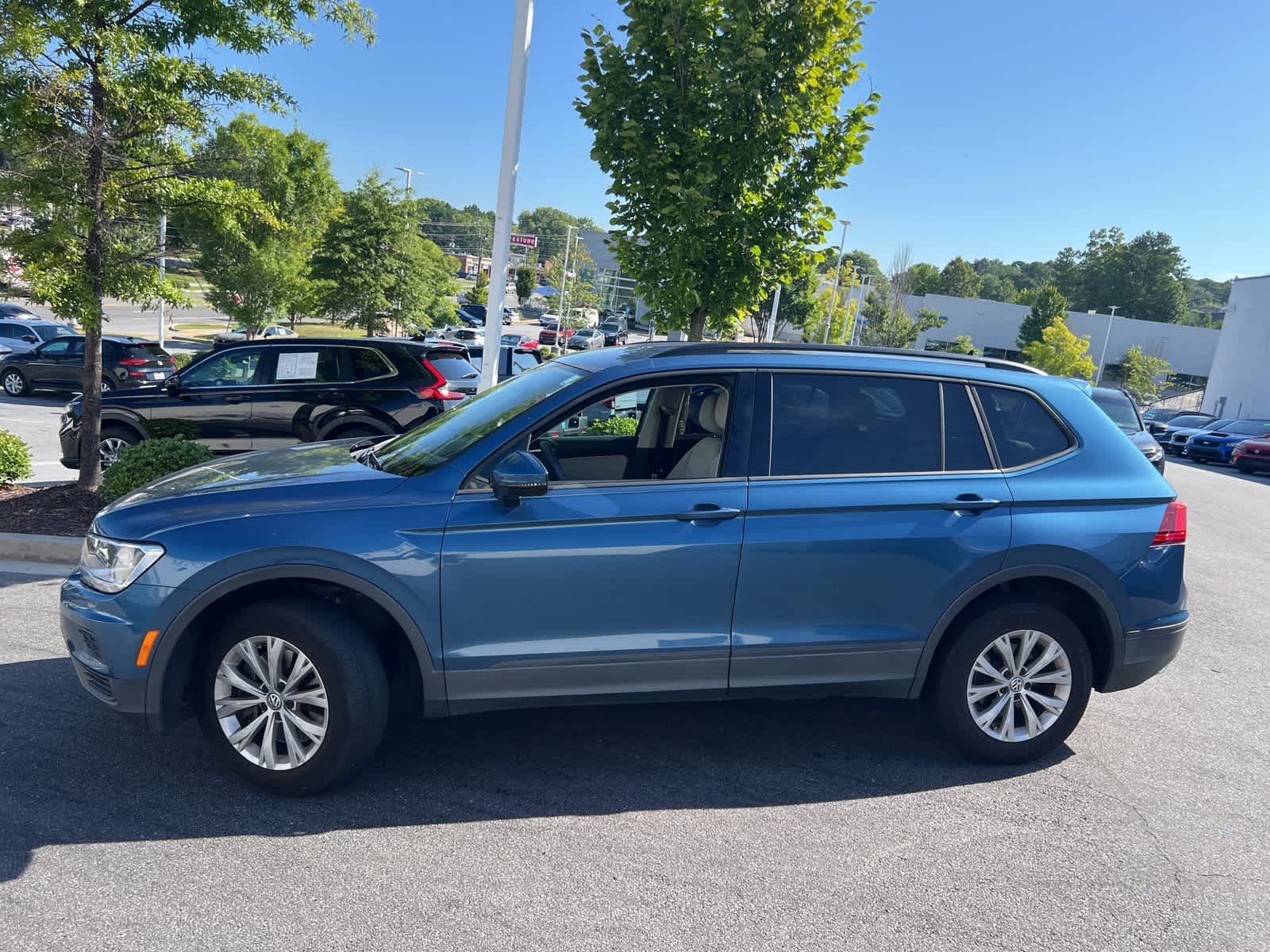 Thumbnail: 2020 Volkswagen Tiguan - 6