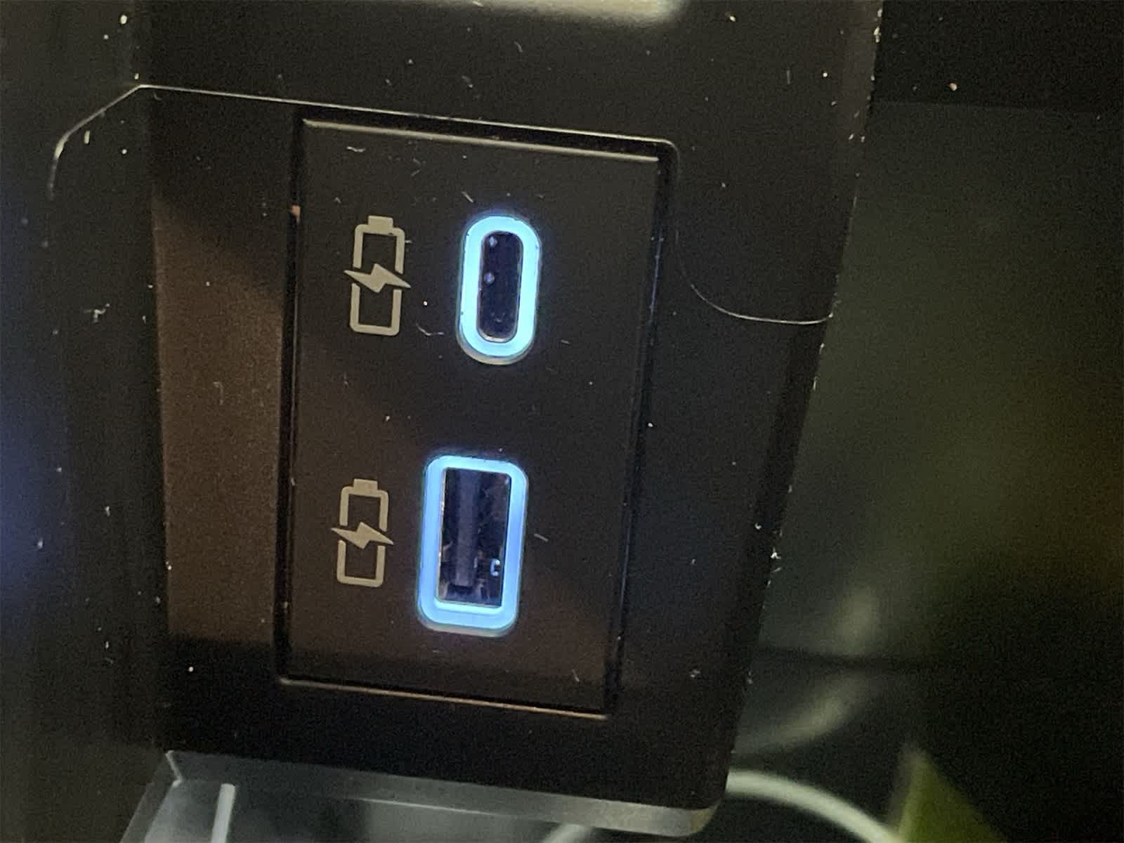 Thumbnail: 2023 Toyota Sienna - 6