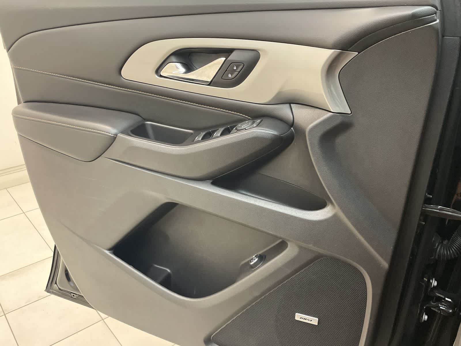 Thumbnail: 2019 Chevrolet Traverse - 16