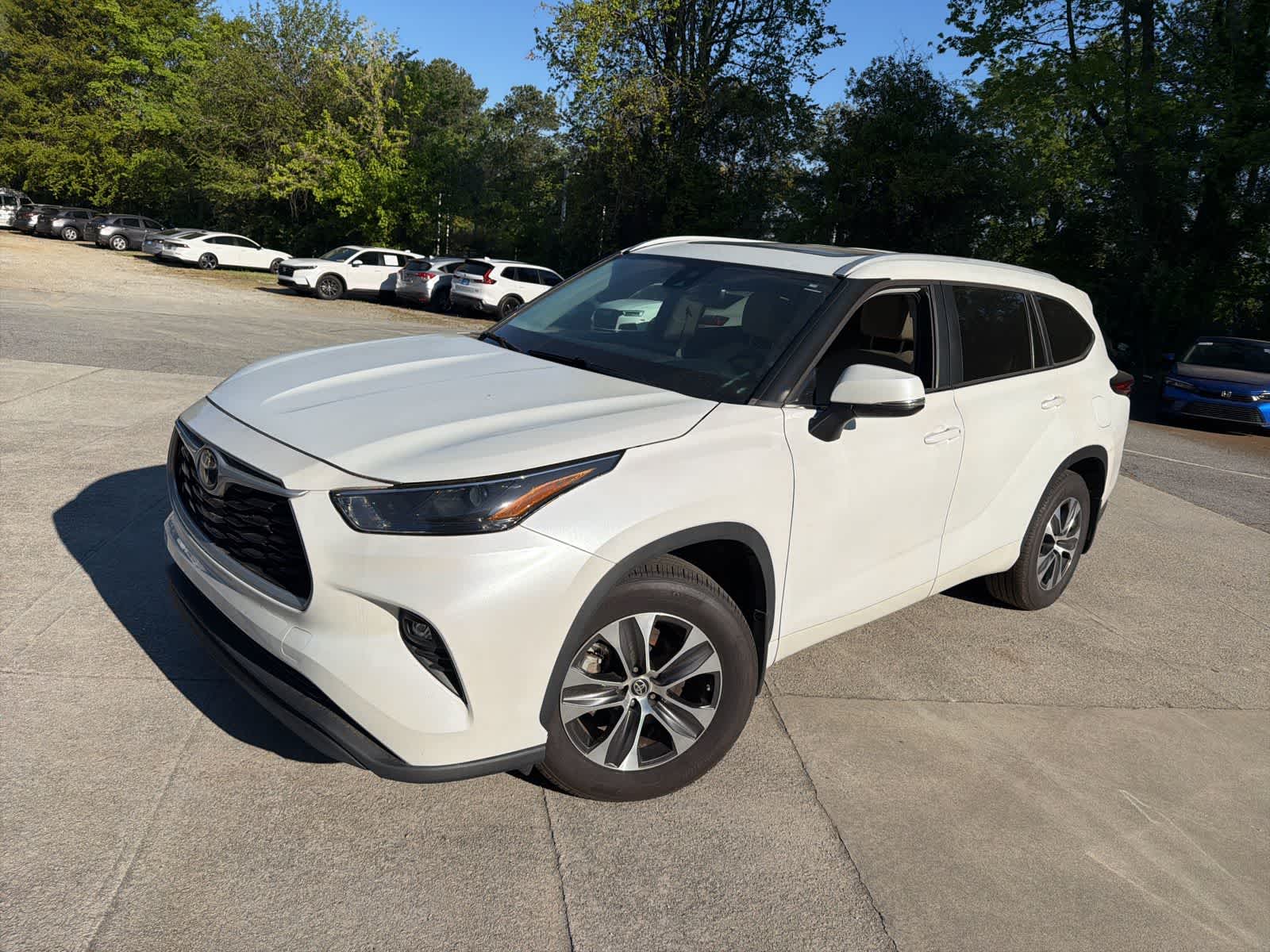 Thumbnail: 2023 Toyota Highlander - 4