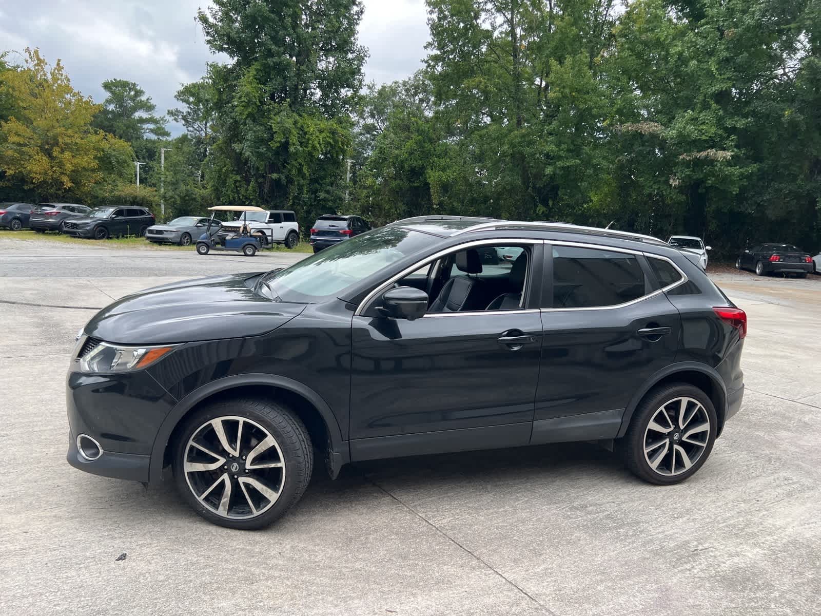Thumbnail: 2017 Nissan Rogue Sport - 6