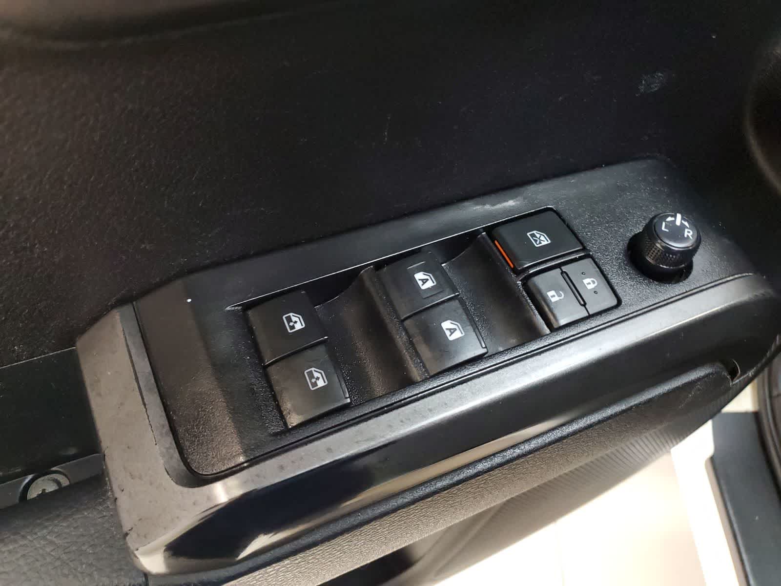 Thumbnail: 2023 Toyota Tacoma - 14