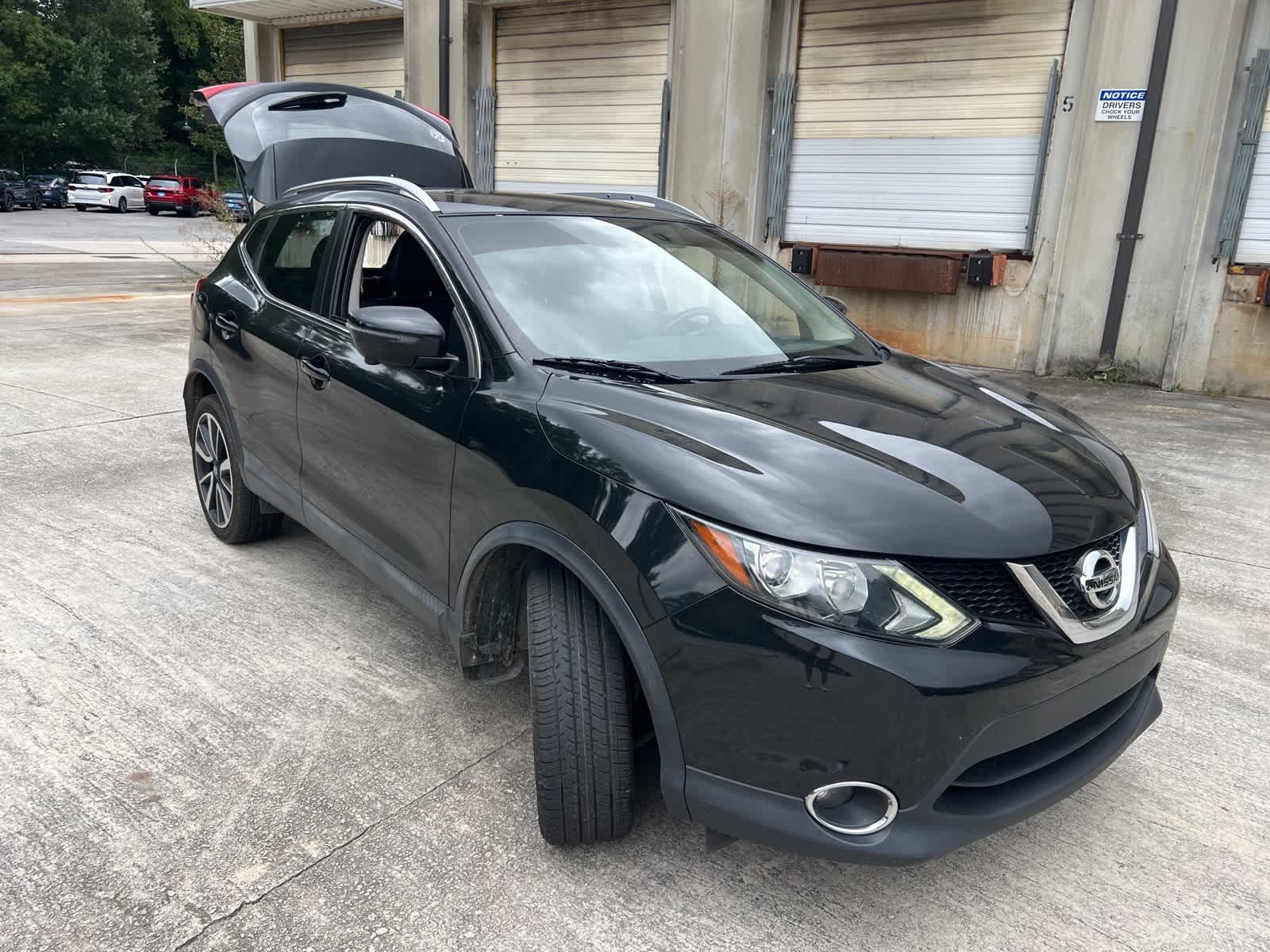 Thumbnail: 2017 Nissan Rogue Sport - 13