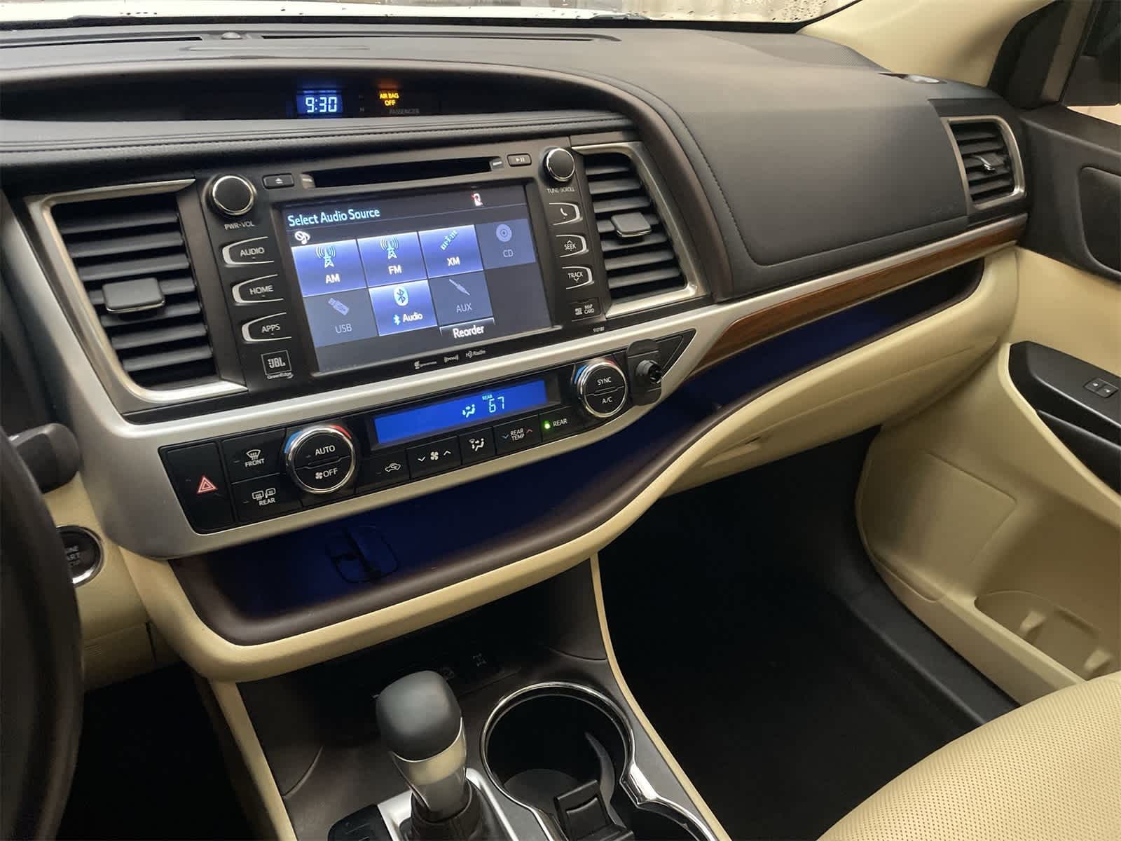 Thumbnail: 2017 Toyota Highlander - 33