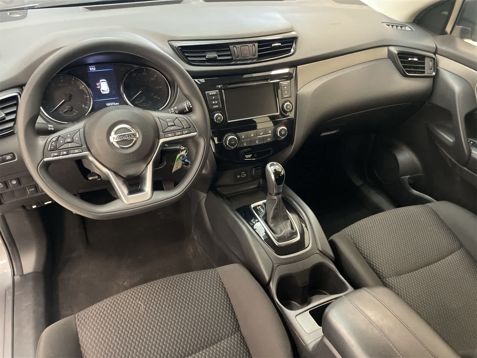 Thumbnail: 2020 Nissan Rogue Sport - 16