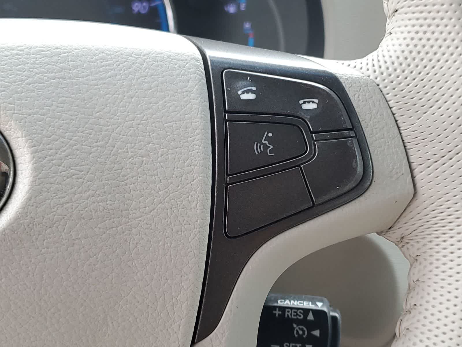 Thumbnail: 2013 Toyota Sienna - 12