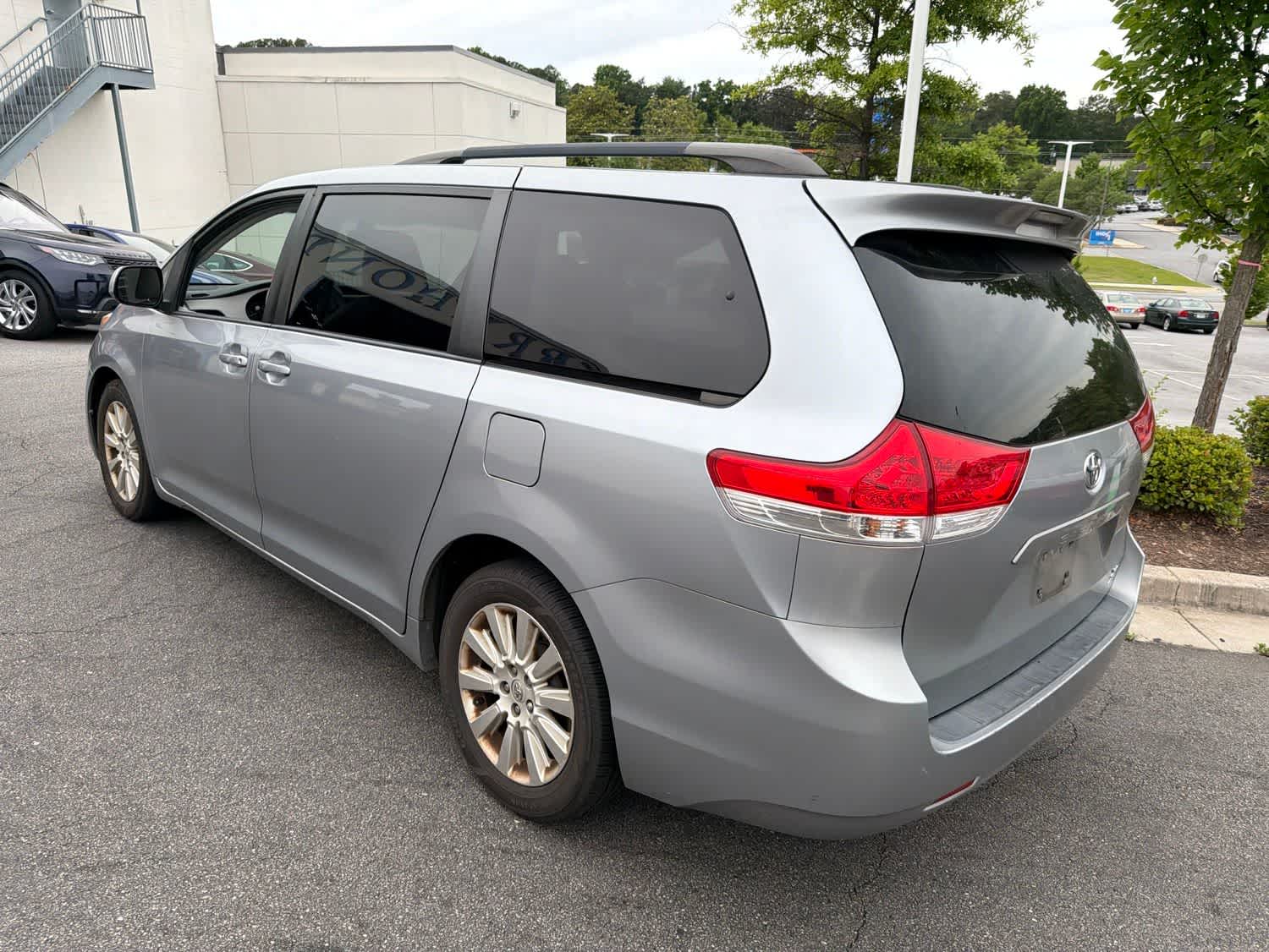 Thumbnail: 2013 Toyota Sienna - 8