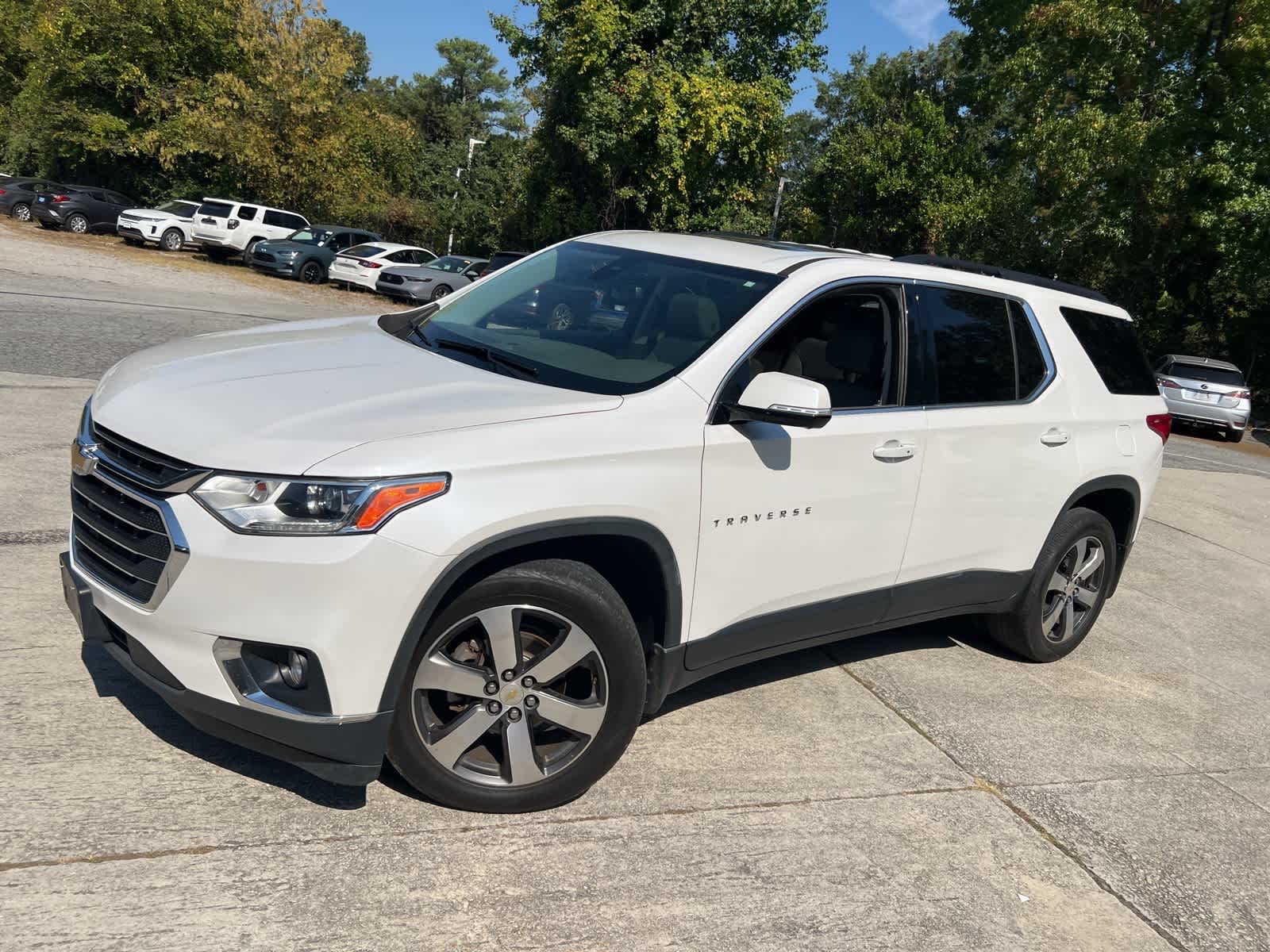 2020 Chevrolet Traverse Leather photo 2