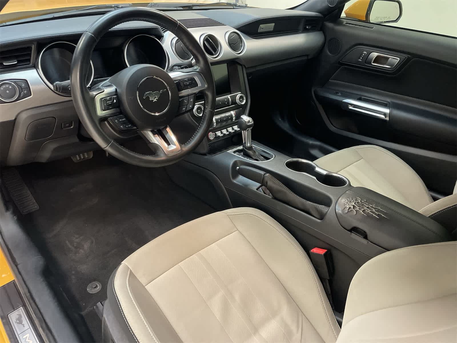 Thumbnail: 2022 Ford Mustang - 2