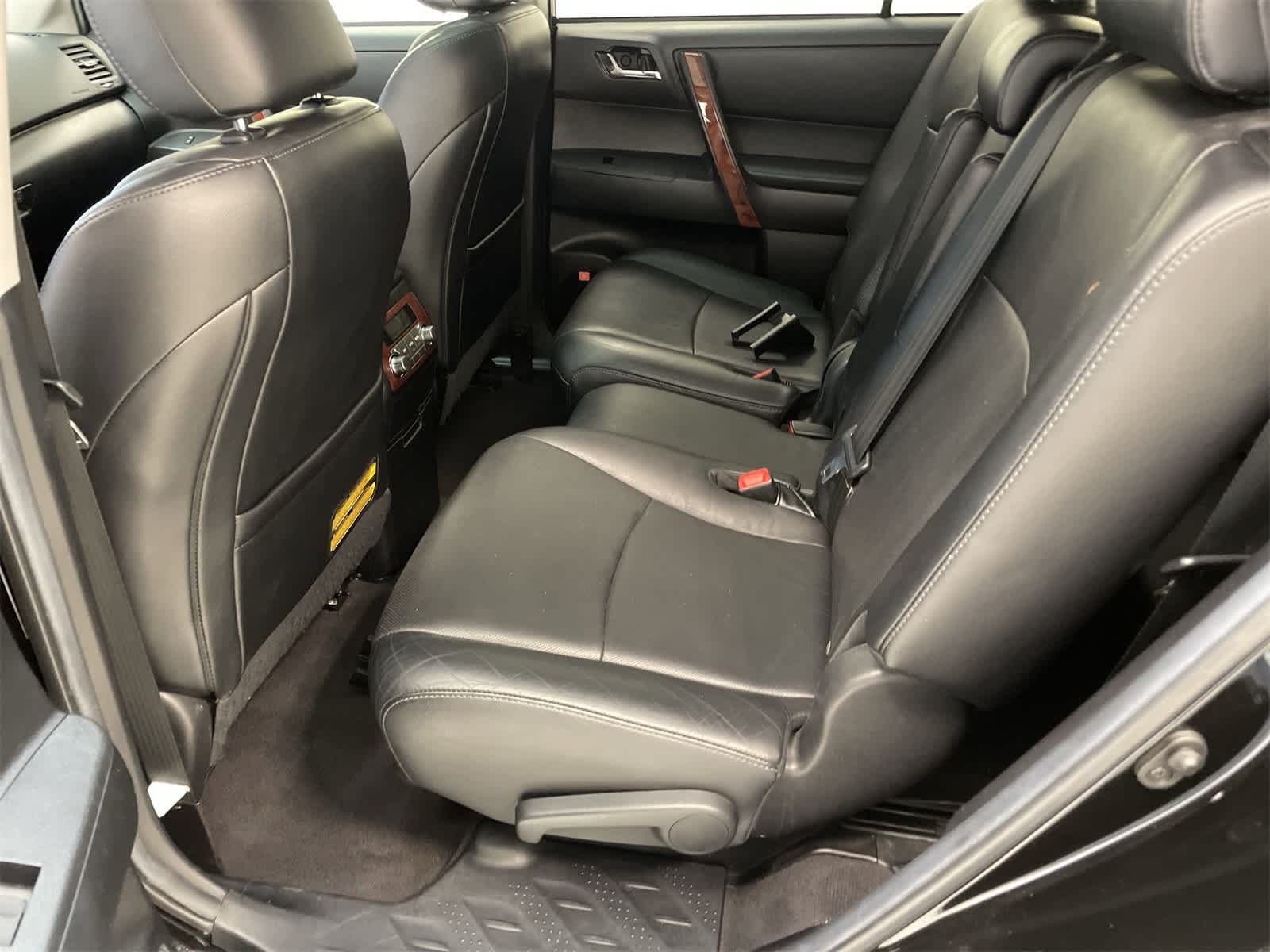 Thumbnail: 2013 Toyota Highlander - 19