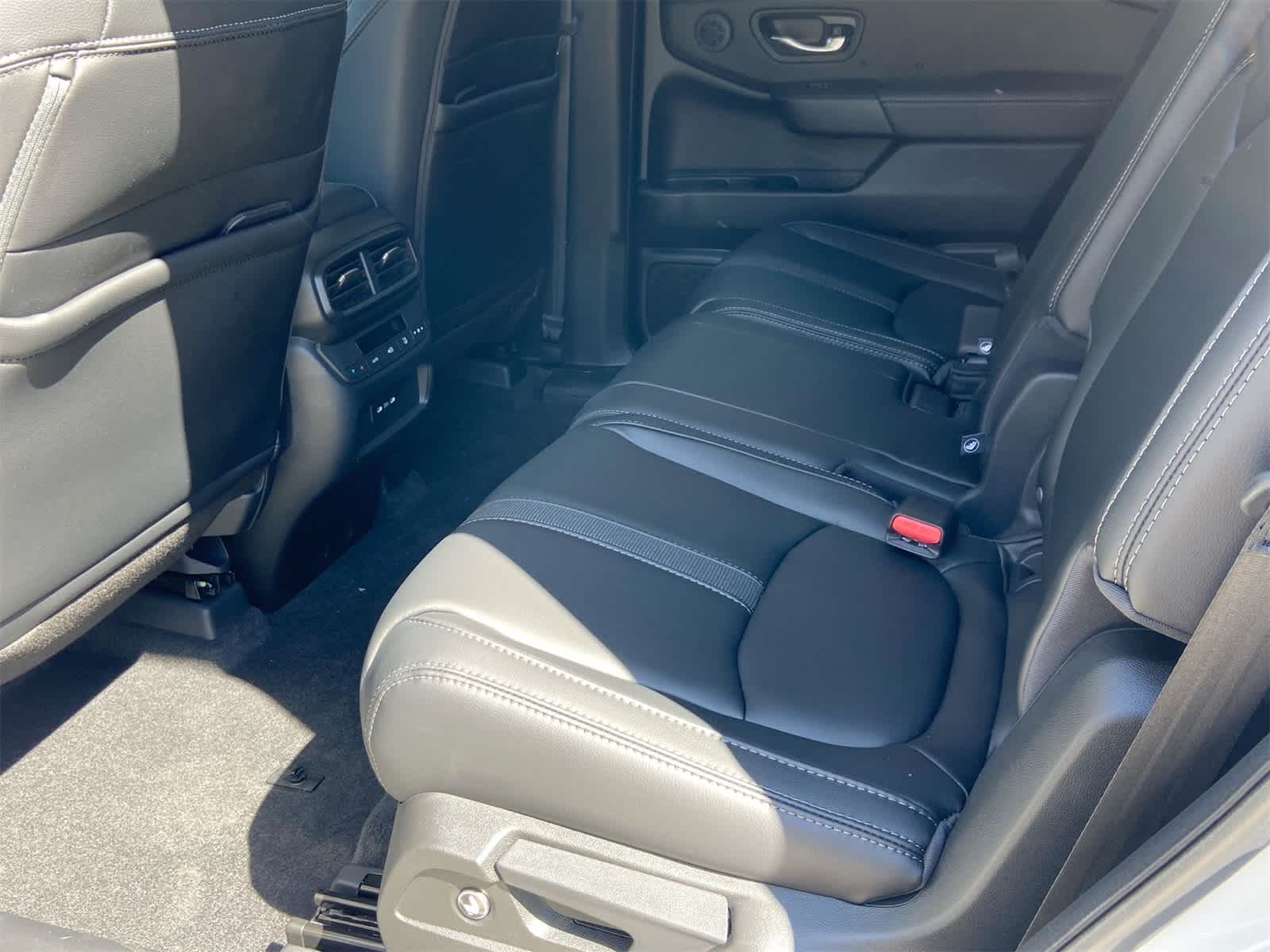 Thumbnail: 2025 Honda Pilot - 10