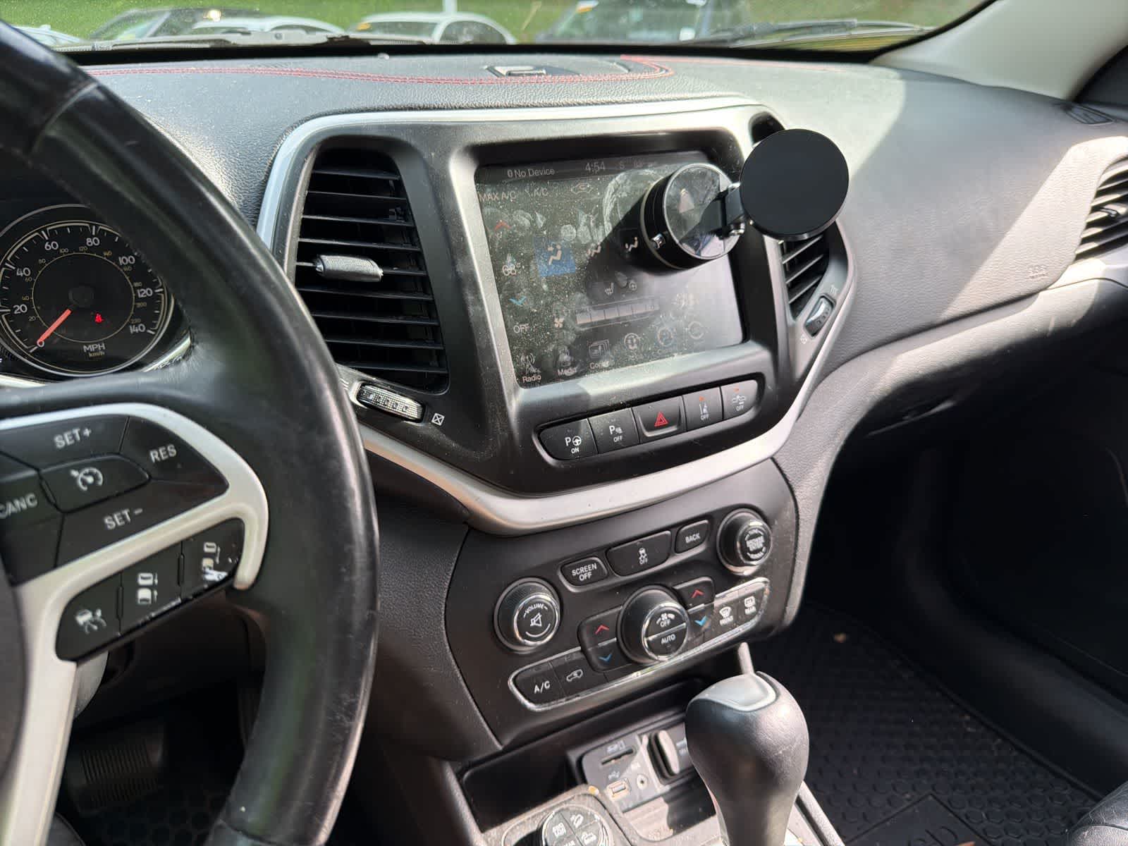 Thumbnail: 2014 Jeep Cherokee - 20