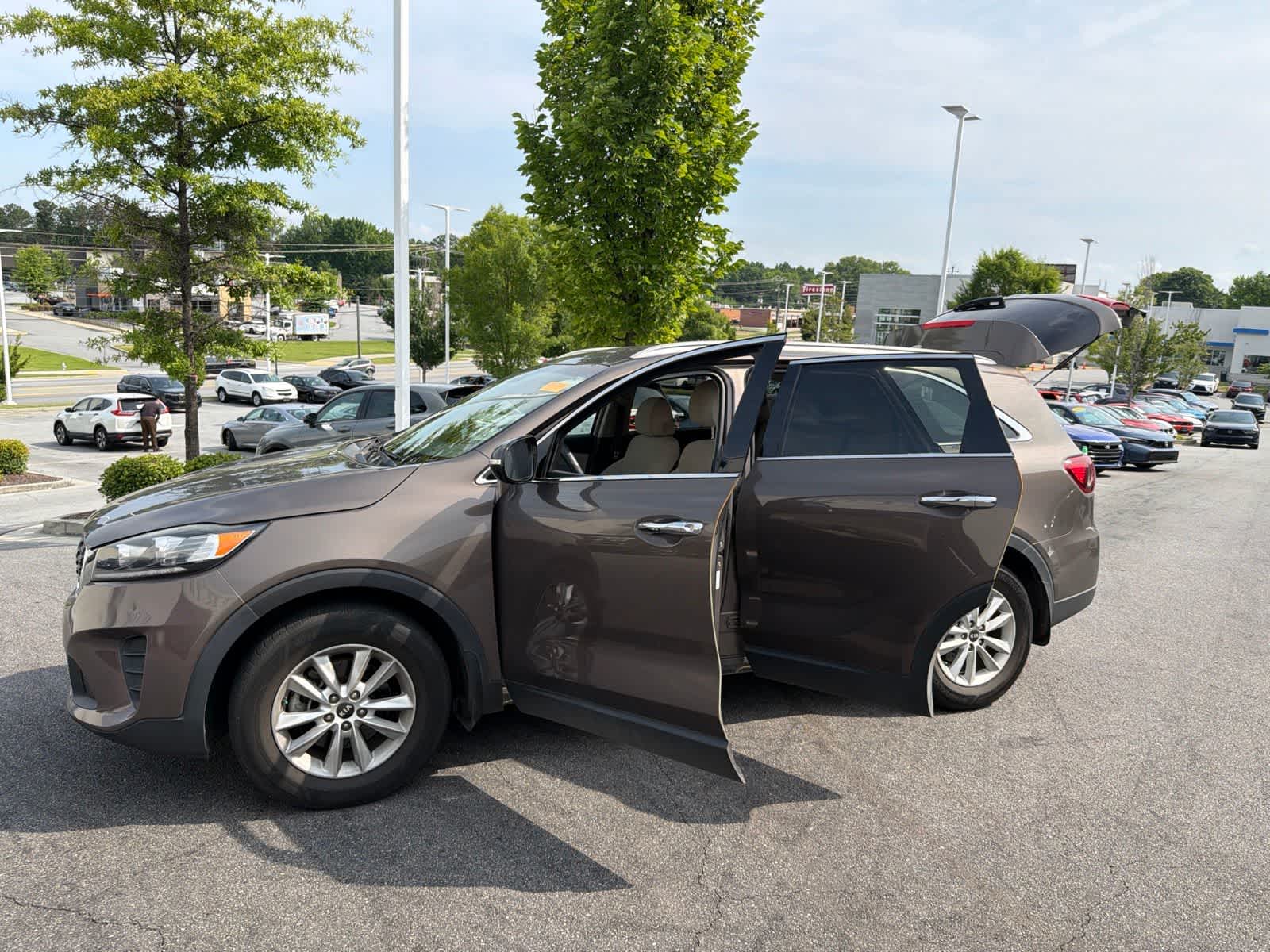 Thumbnail: 2019 Kia Sorento - 18