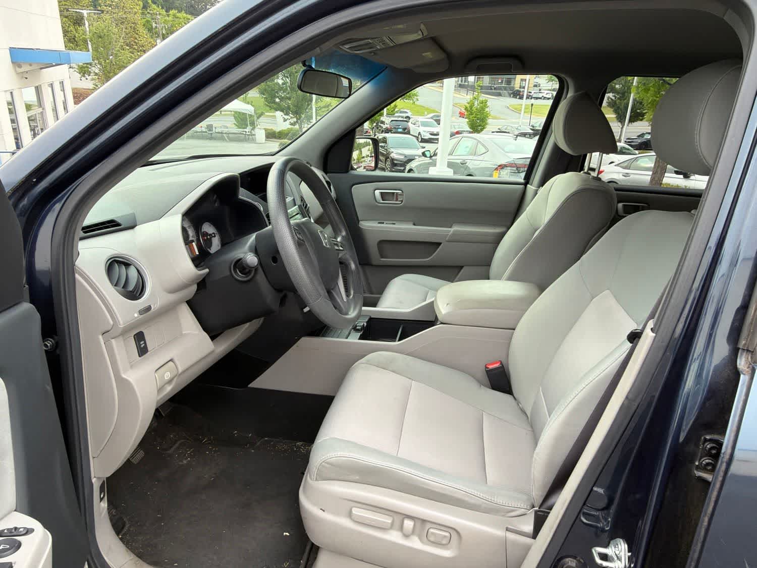Thumbnail: 2011 Honda Pilot - 21