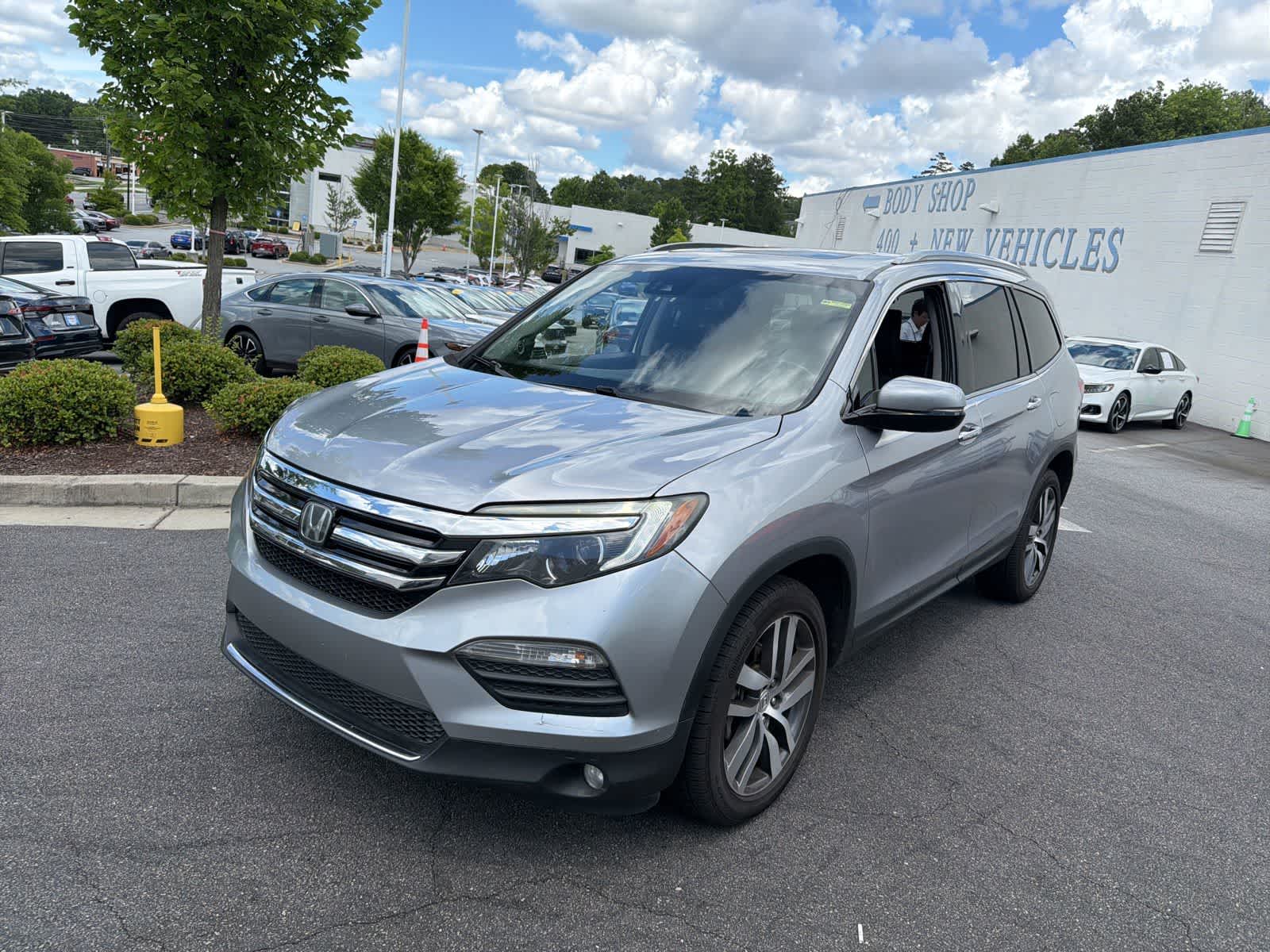 Thumbnail: 2016 Honda Pilot - 3