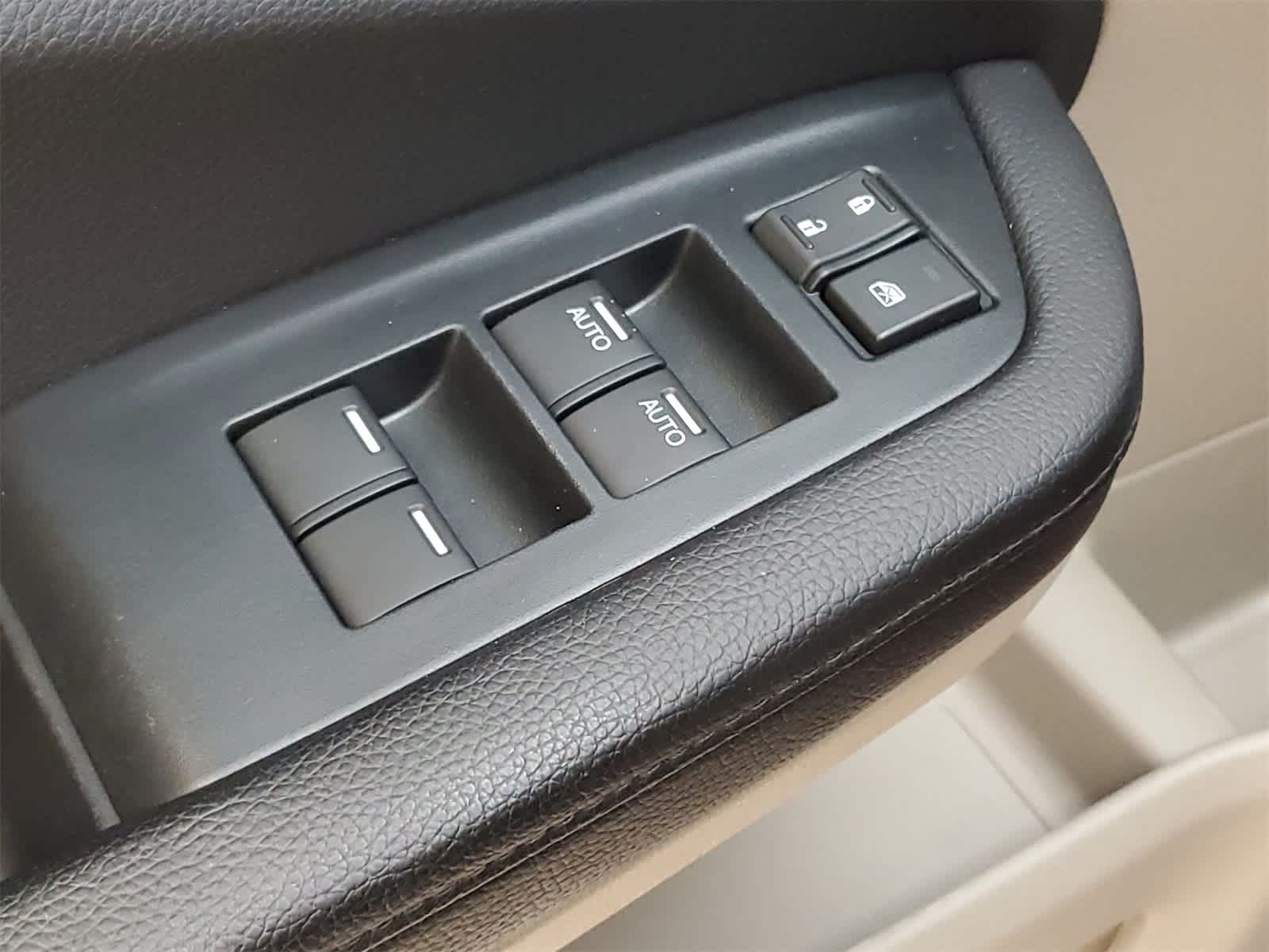 Thumbnail: 2022 Honda Pilot - 17