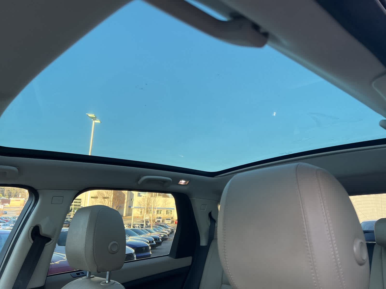 Thumbnail: 2016 Land Rover Discovery Sport - 19