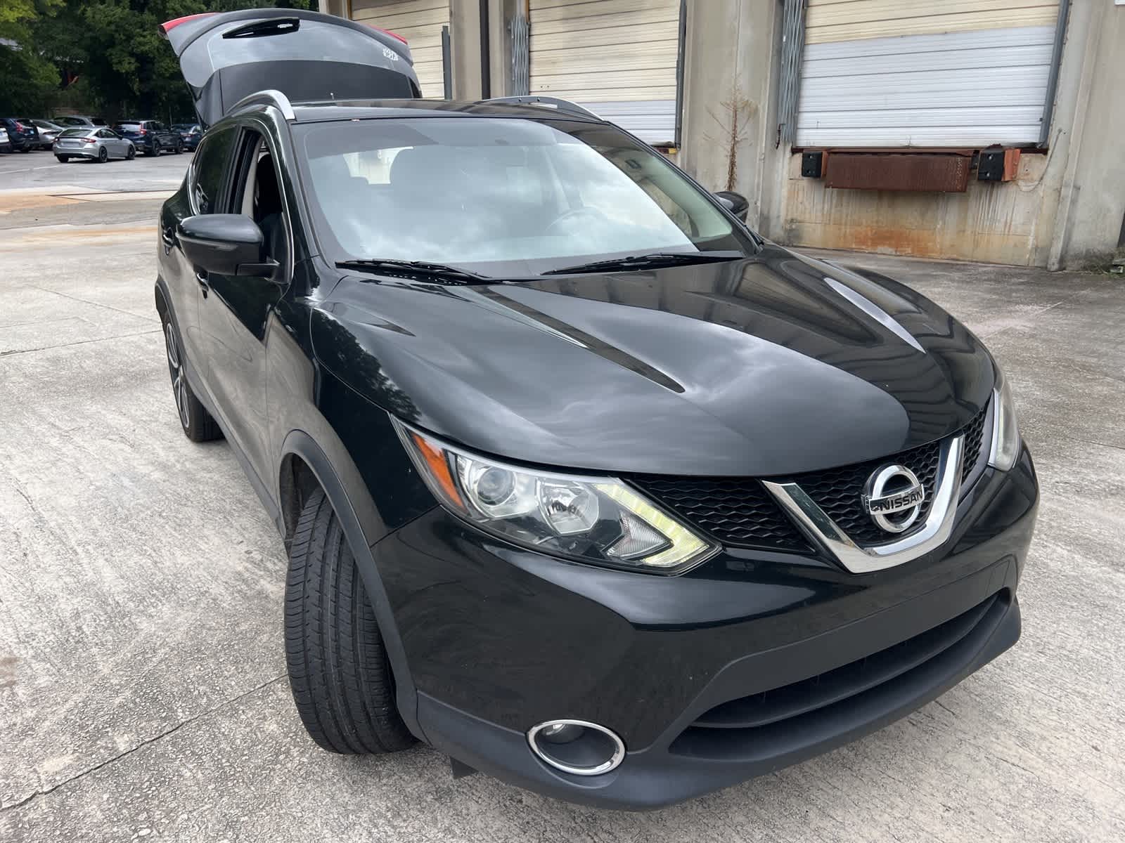 Thumbnail: 2017 Nissan Rogue Sport - 14