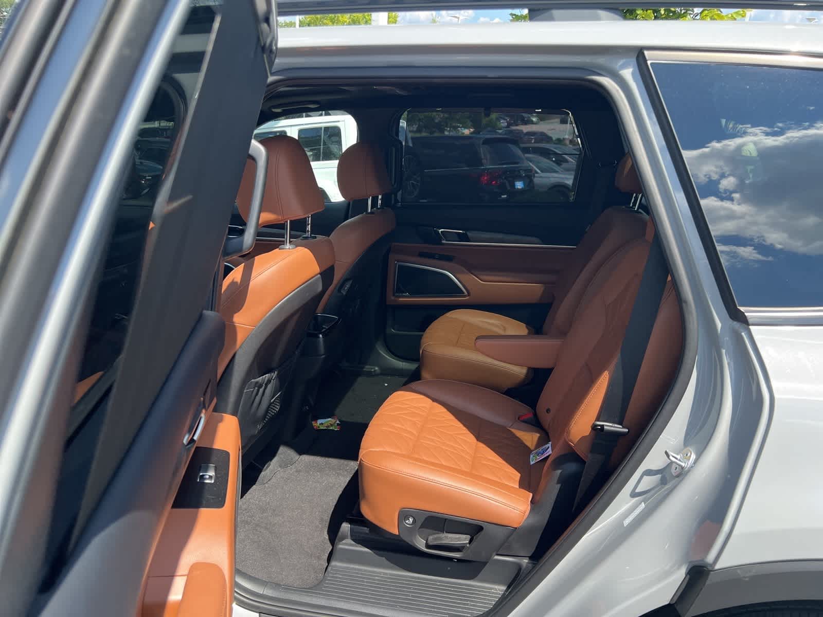 Thumbnail: 2024 Kia Telluride - 16