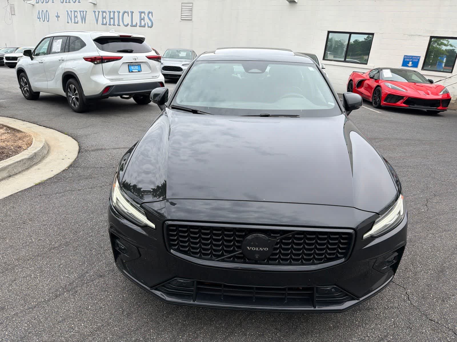 Thumbnail: 2024 Volvo S60 - 15