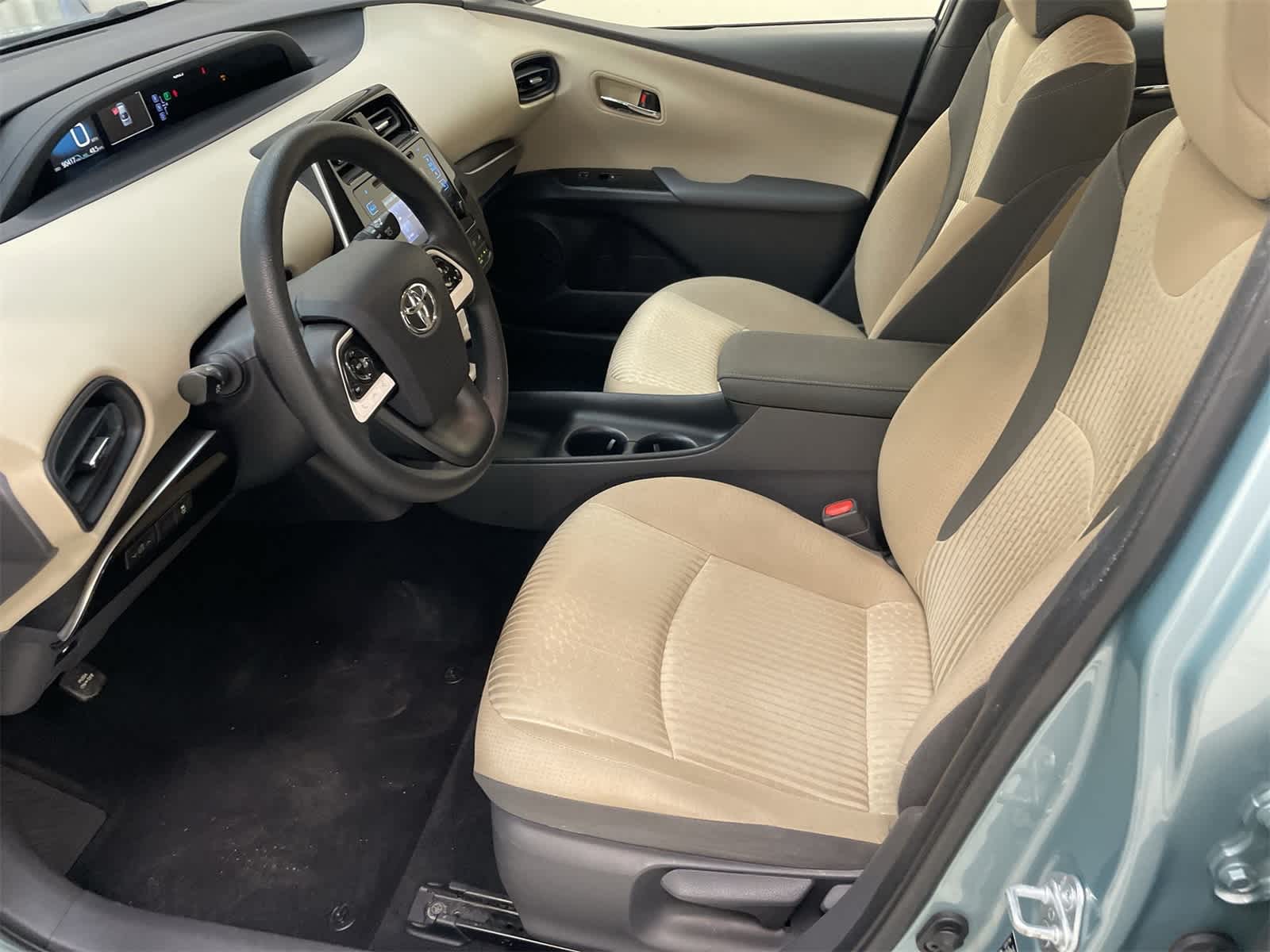 Thumbnail: 2016 Toyota Prius - 15