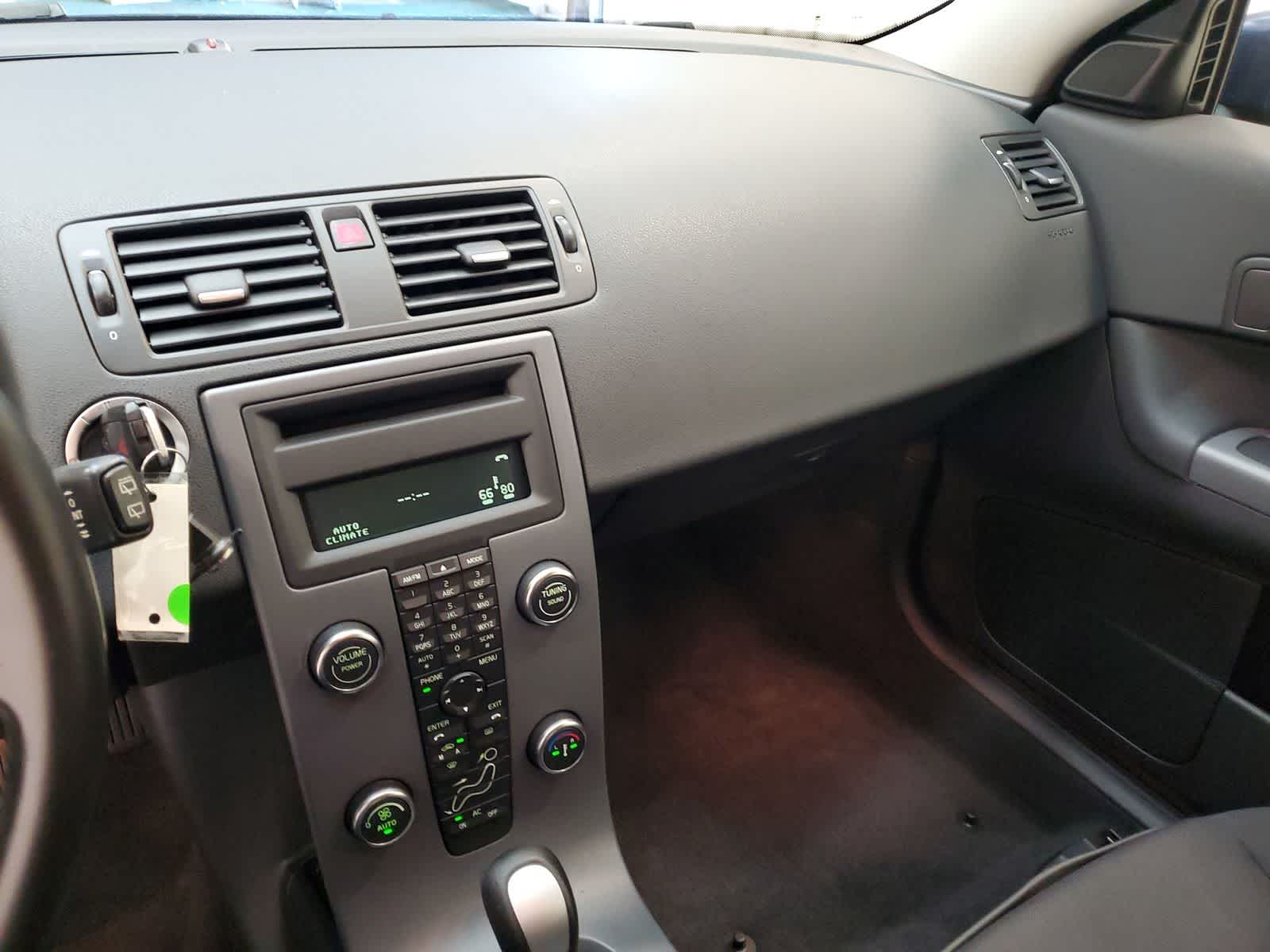 Thumbnail: 2012 Volvo C30 - 26