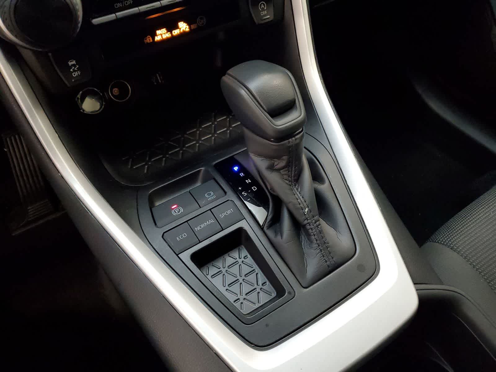 Thumbnail: 2025 Toyota RAV4 - 6