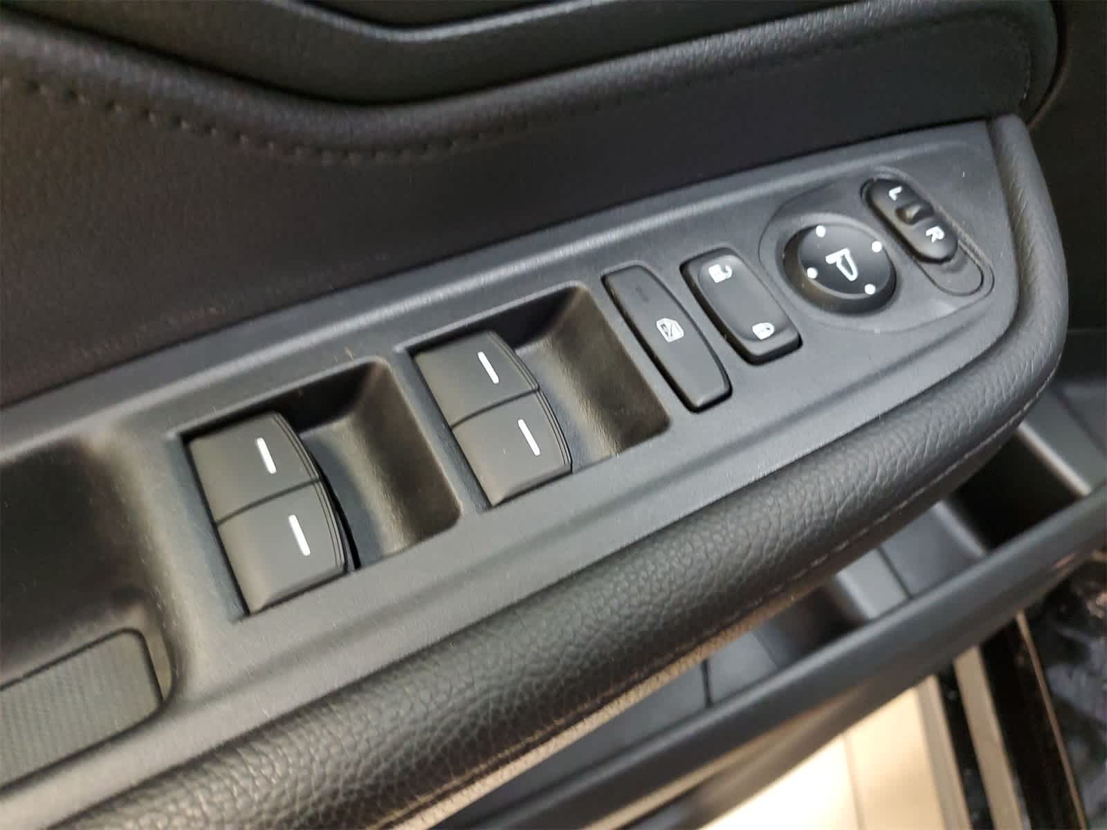 Thumbnail: 2023 Honda Odyssey - 17