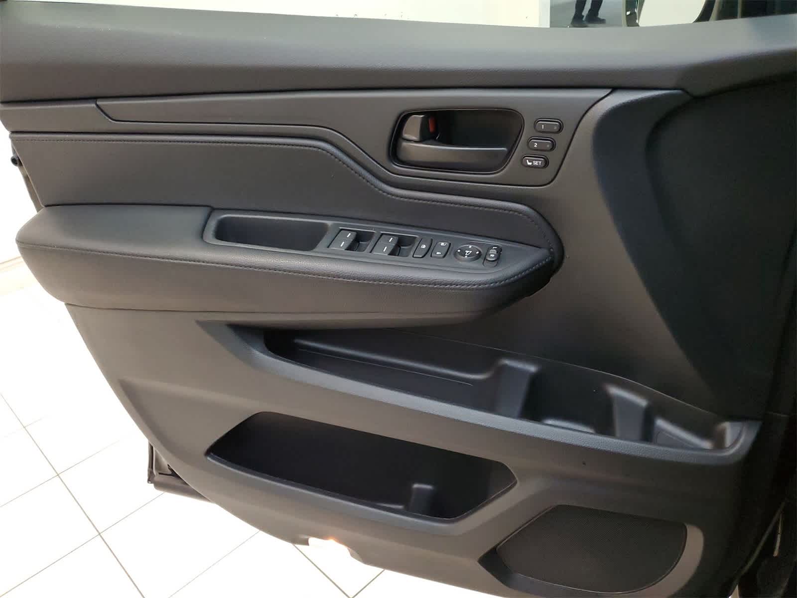 Thumbnail: 2023 Honda Odyssey - 16