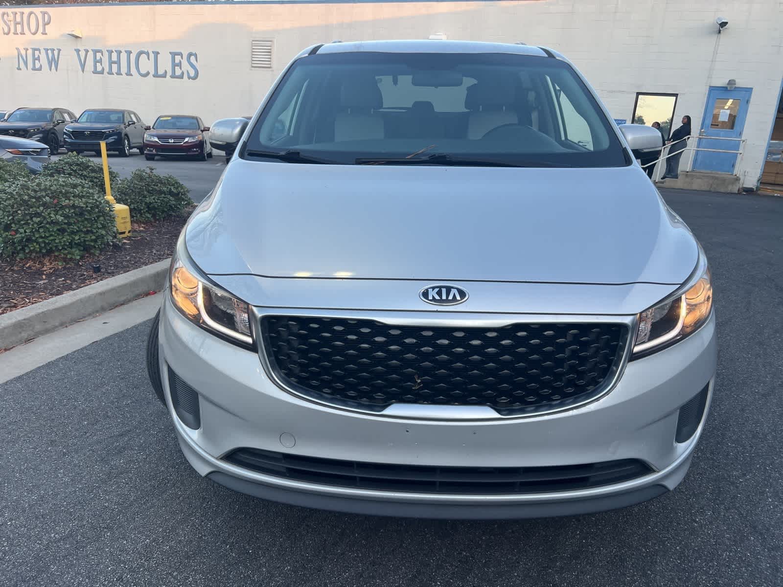 Thumbnail: 2016 Kia Sedona - 14