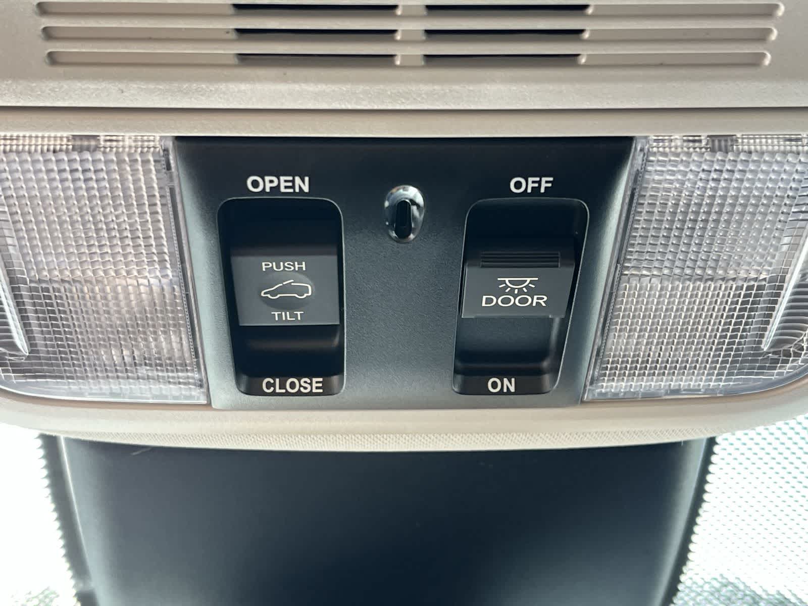 Thumbnail: 2026 Honda Odyssey - 25