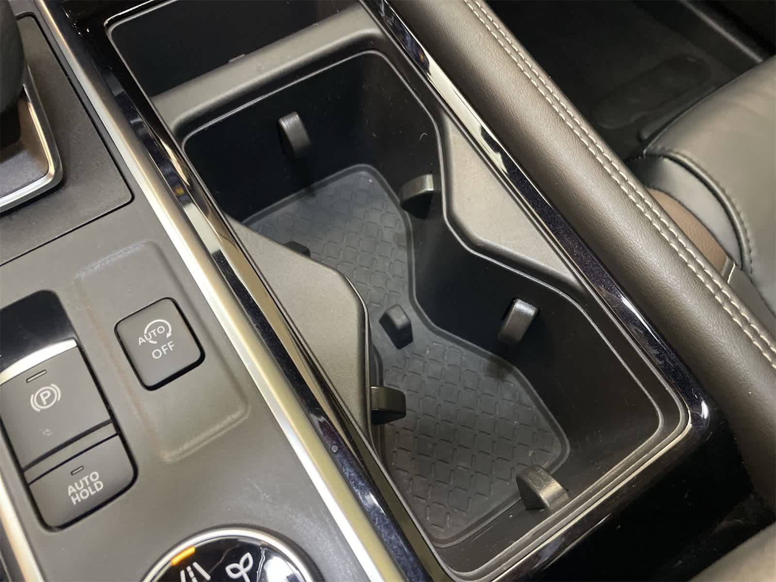 Thumbnail: 2023 Nissan Pathfinder - 11