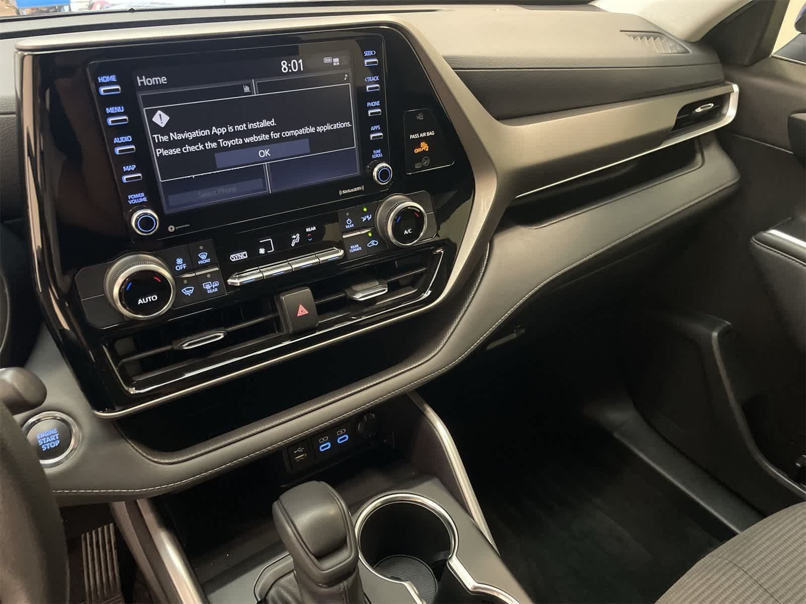 Thumbnail: 2022 Toyota Highlander - 27