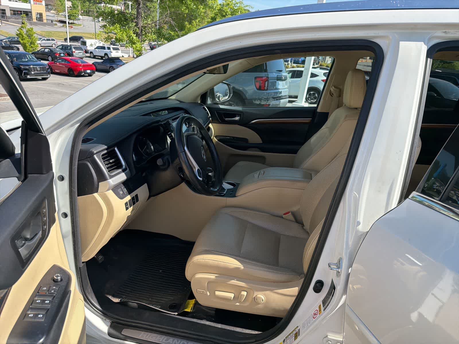 Thumbnail: 2017 Toyota Highlander - 16