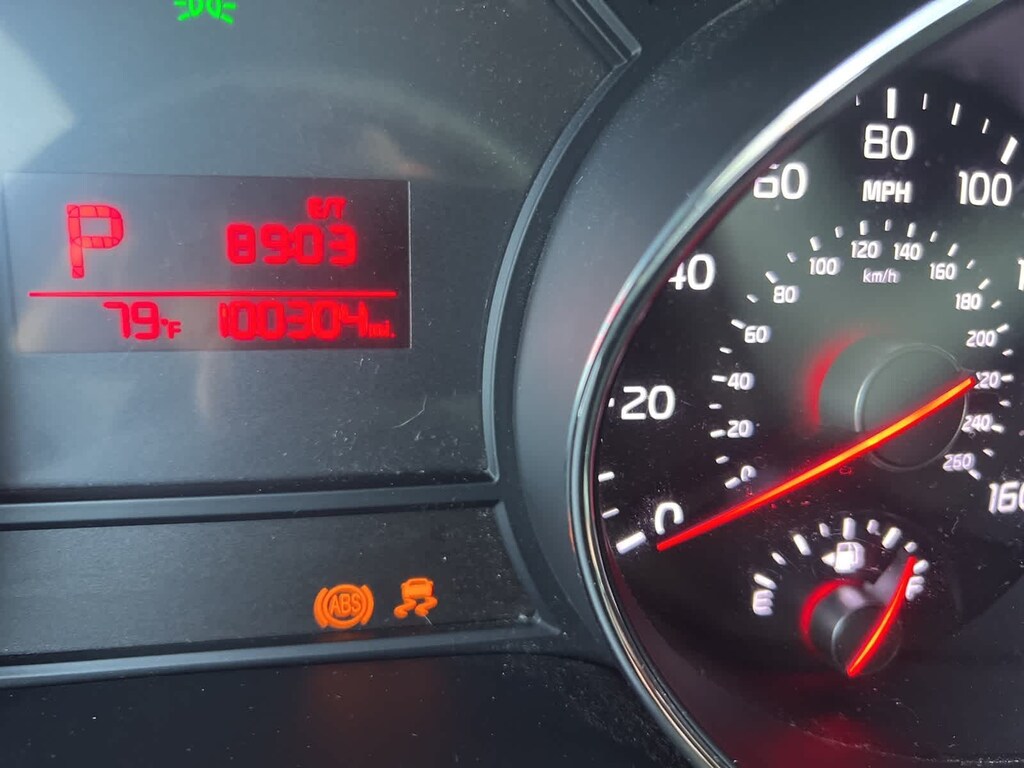 Used 2016 Kia Sedona LX FWD Van