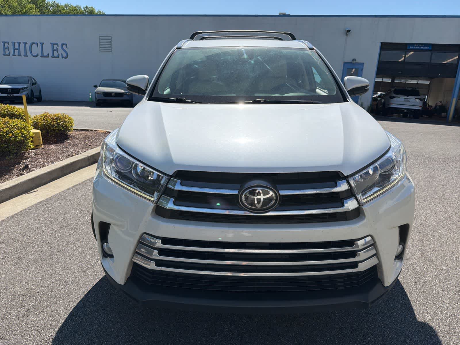 Thumbnail: 2017 Toyota Highlander - 14