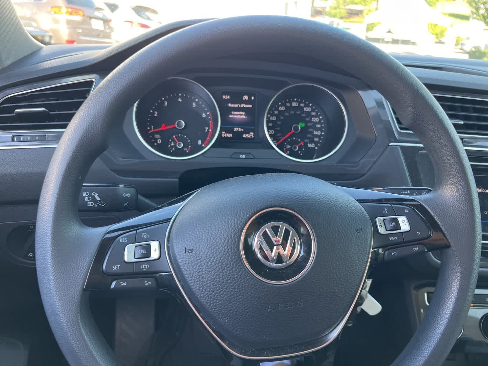 Thumbnail: 2020 Volkswagen Tiguan - 21