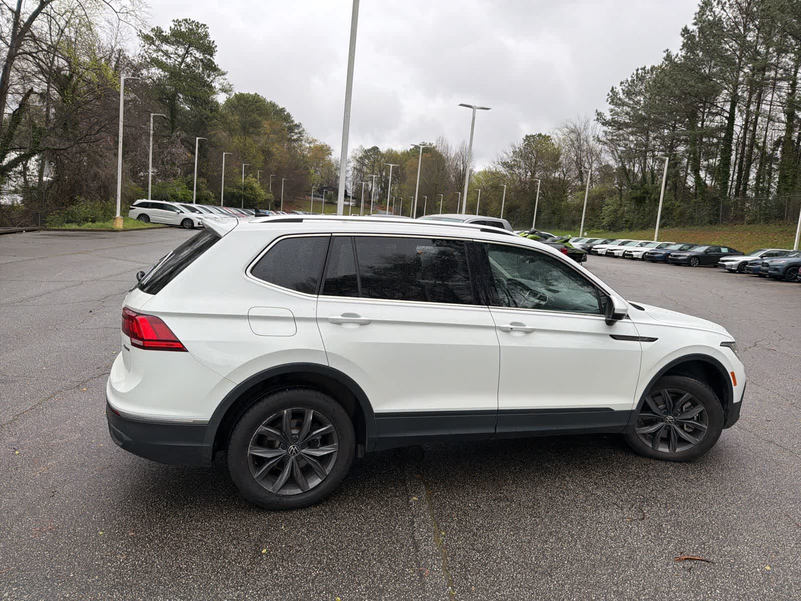 Thumbnail: 2022 Volkswagen Tiguan - 11