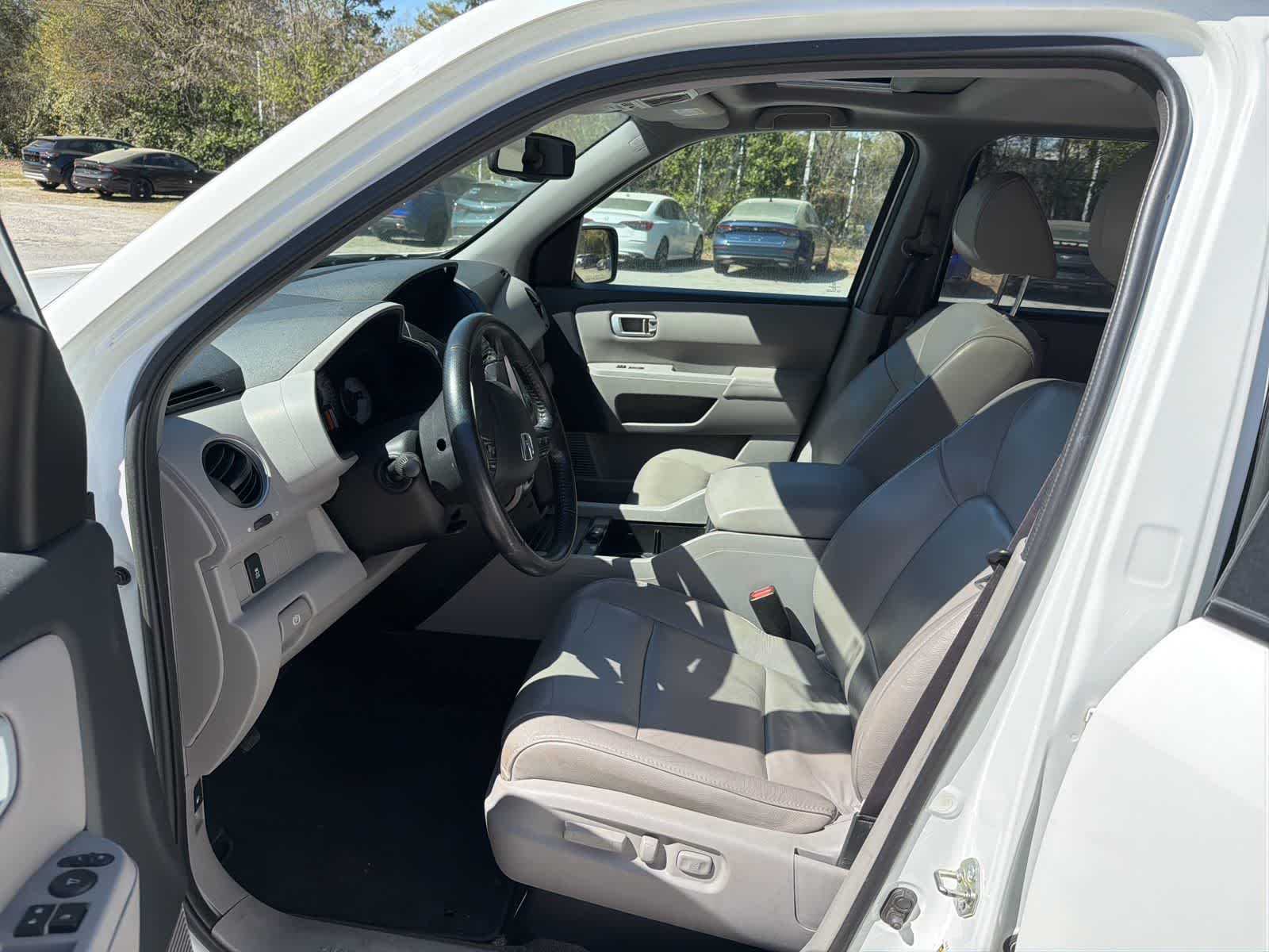 Thumbnail: 2015 Honda Pilot - 16