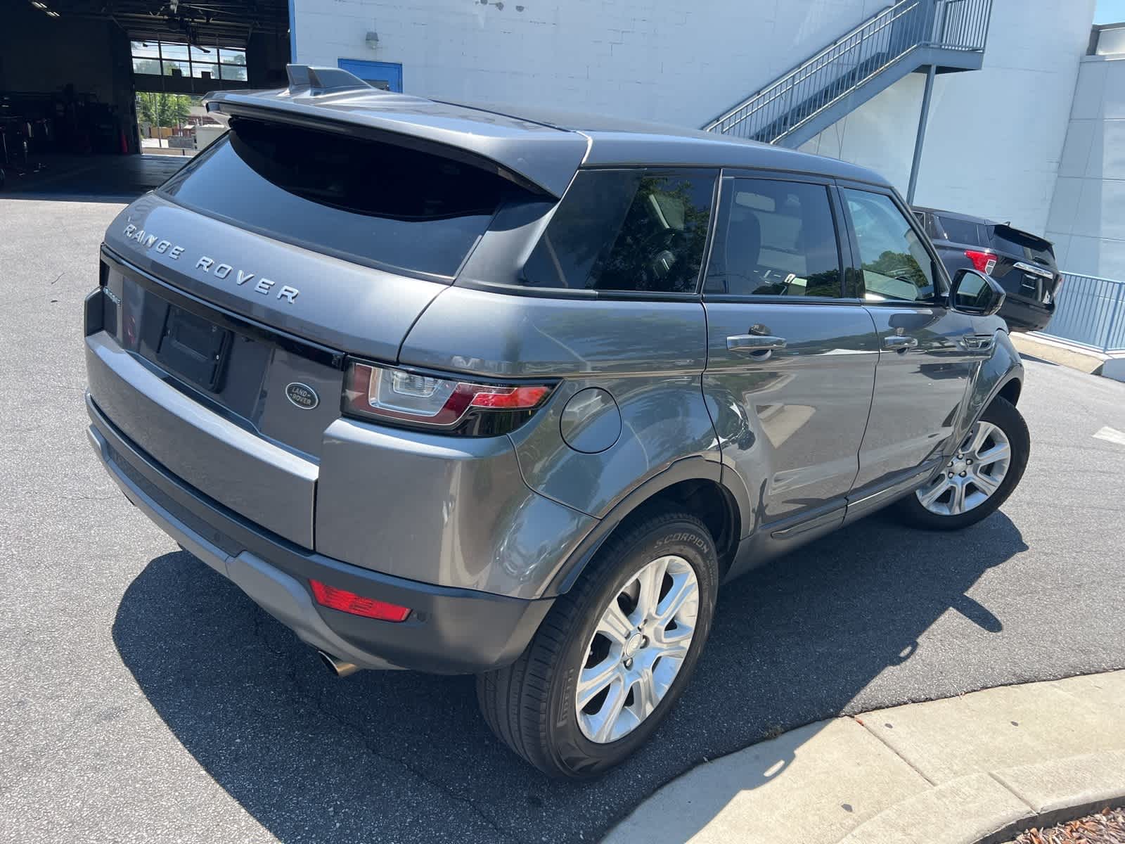 Thumbnail: 2017 Land Rover Range Rover Evoque - 11