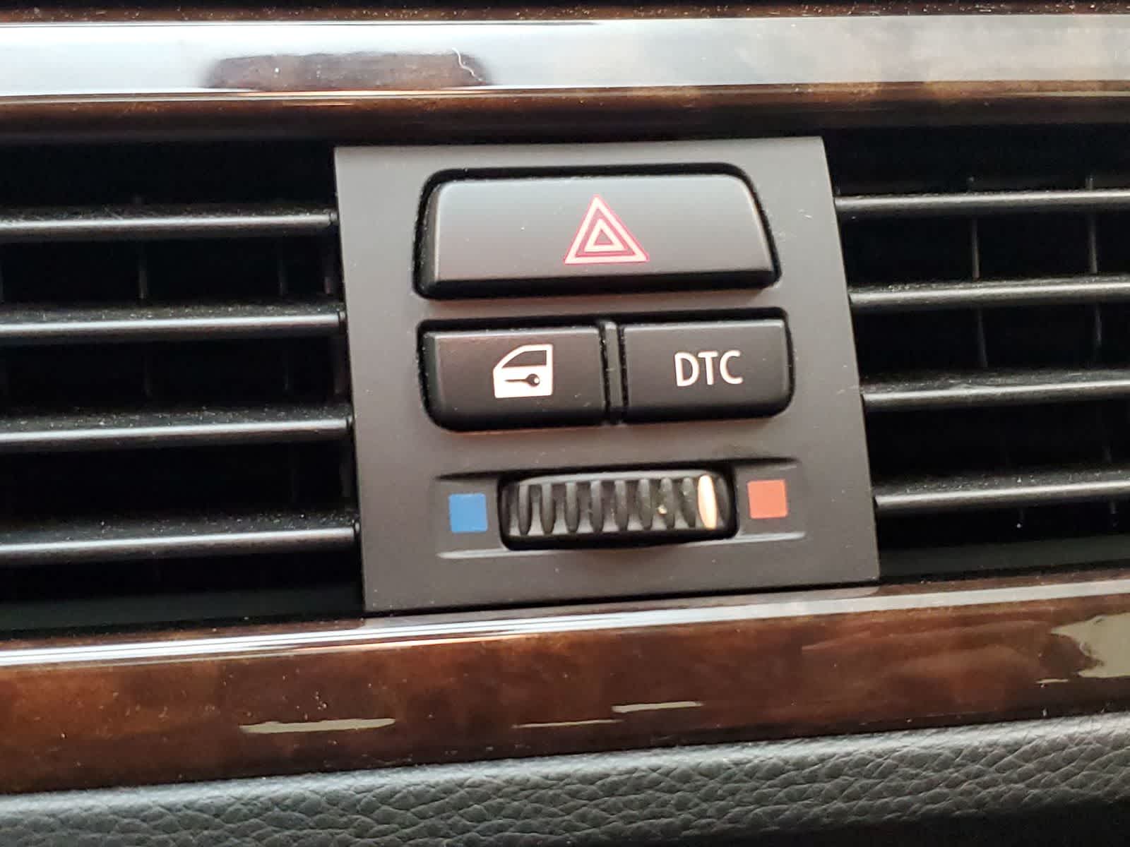 Thumbnail: 2011 BMW 3 Series - 28