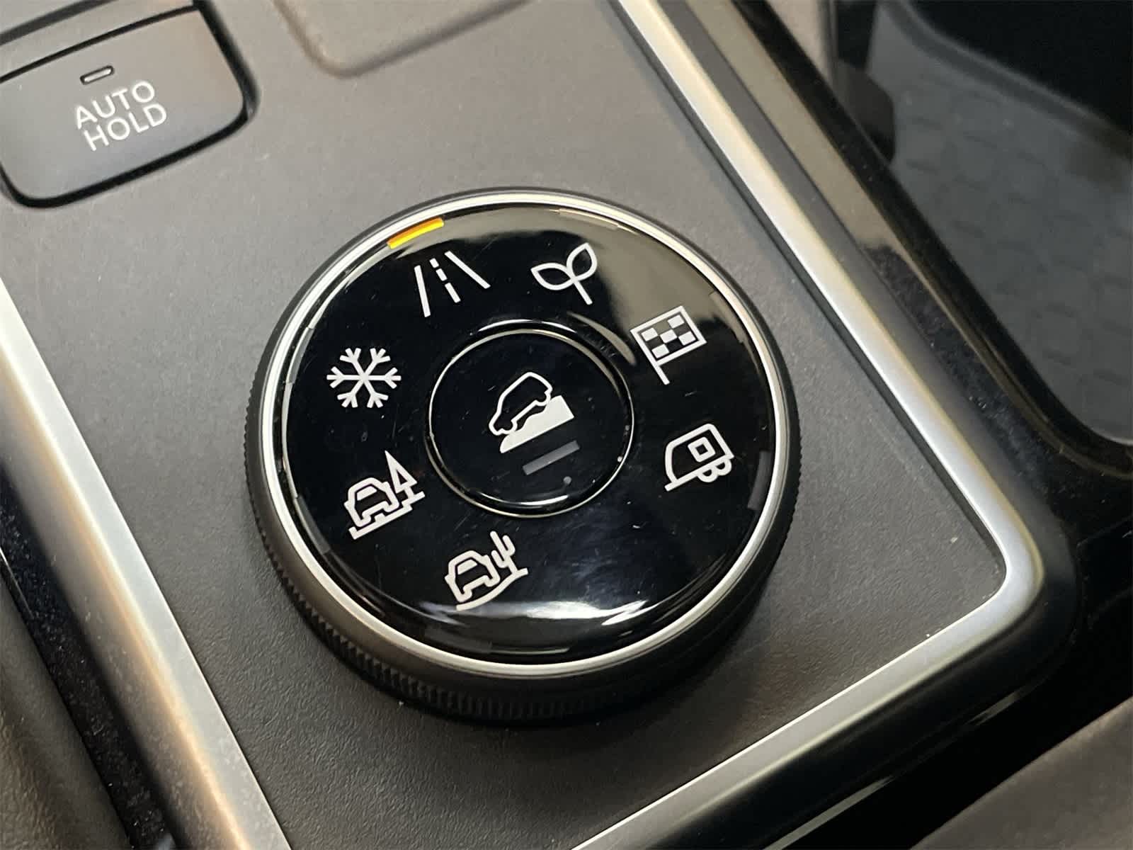 Thumbnail: 2023 Nissan Pathfinder - 34