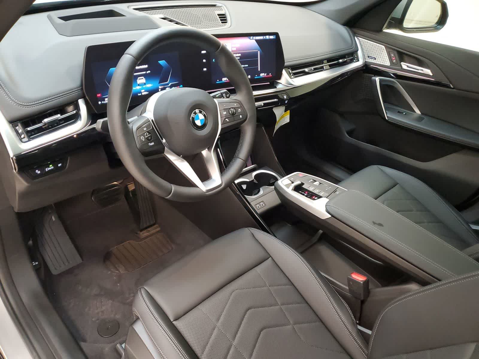 Thumbnail: 2025 BMW X1 - 3