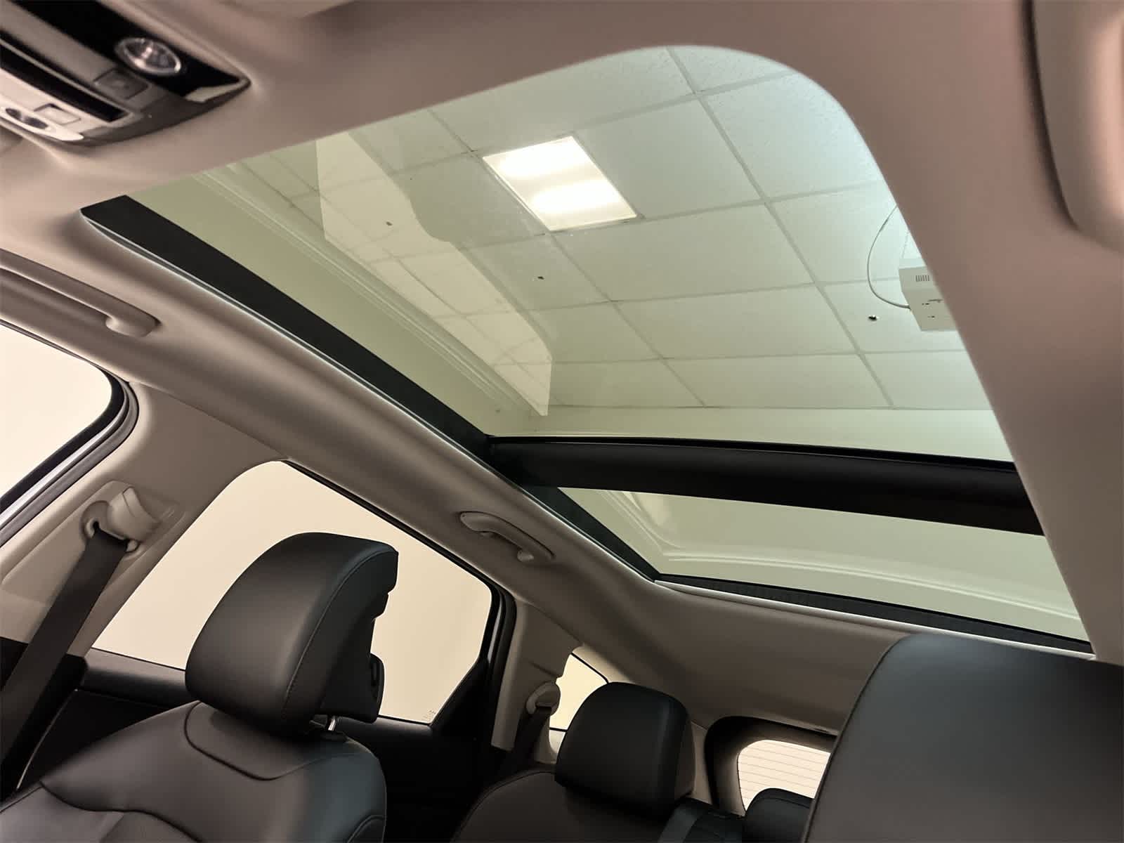 Thumbnail: 2023 Kia Sportage - 3