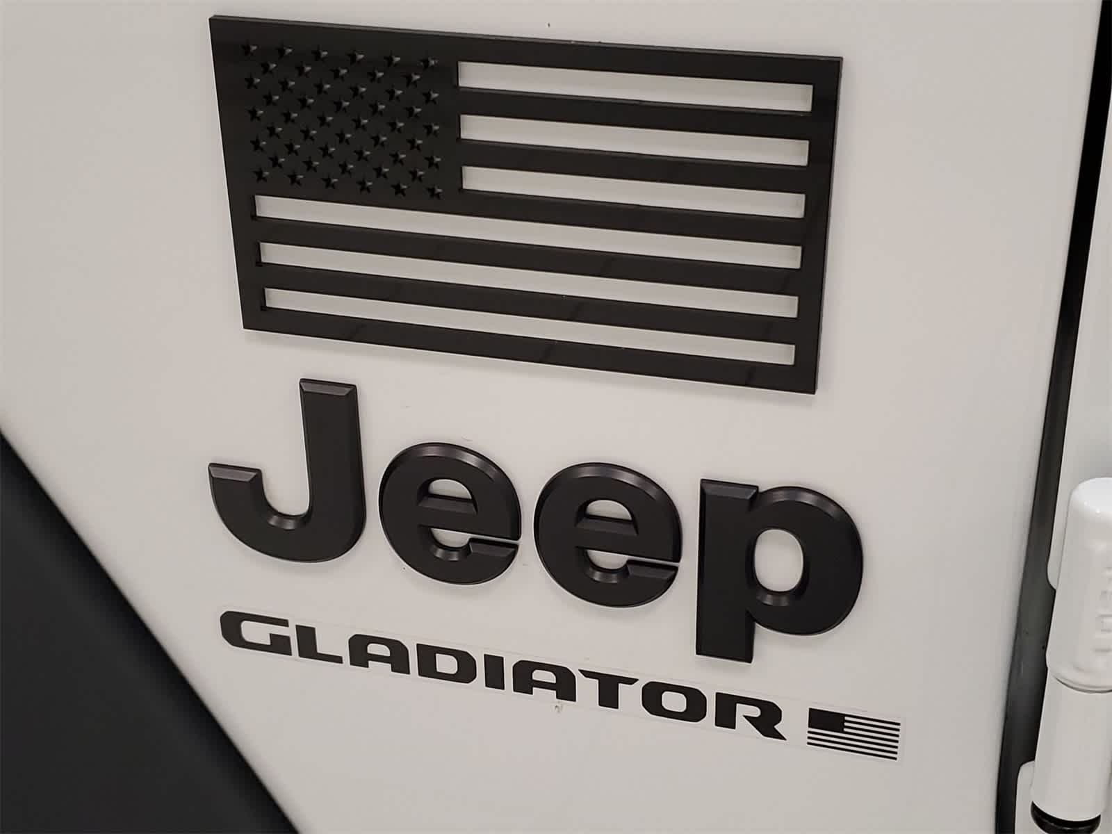 Thumbnail: 2023 Jeep Gladiator - 18