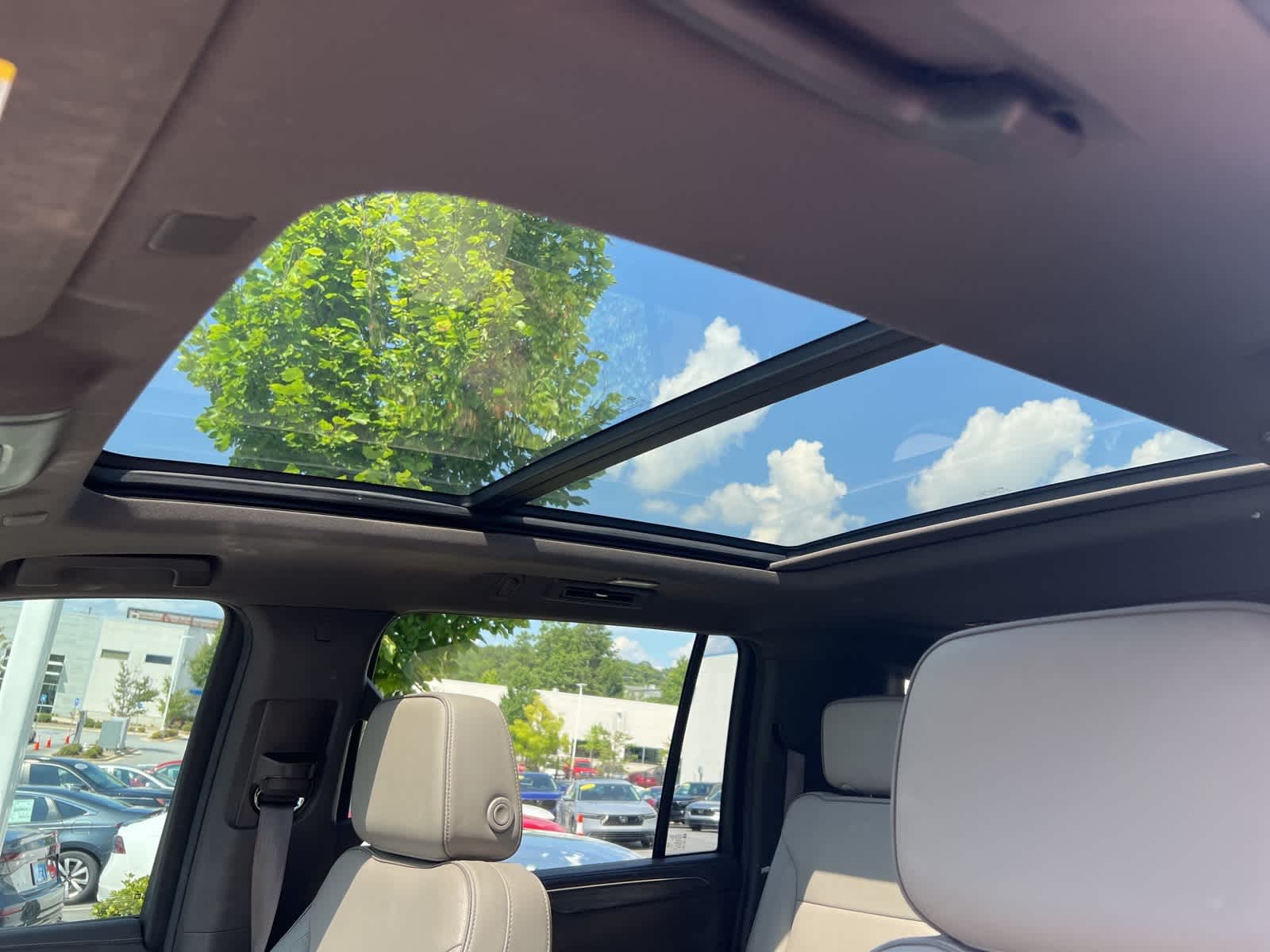 Thumbnail: 2021 GMC Yukon XL - 19