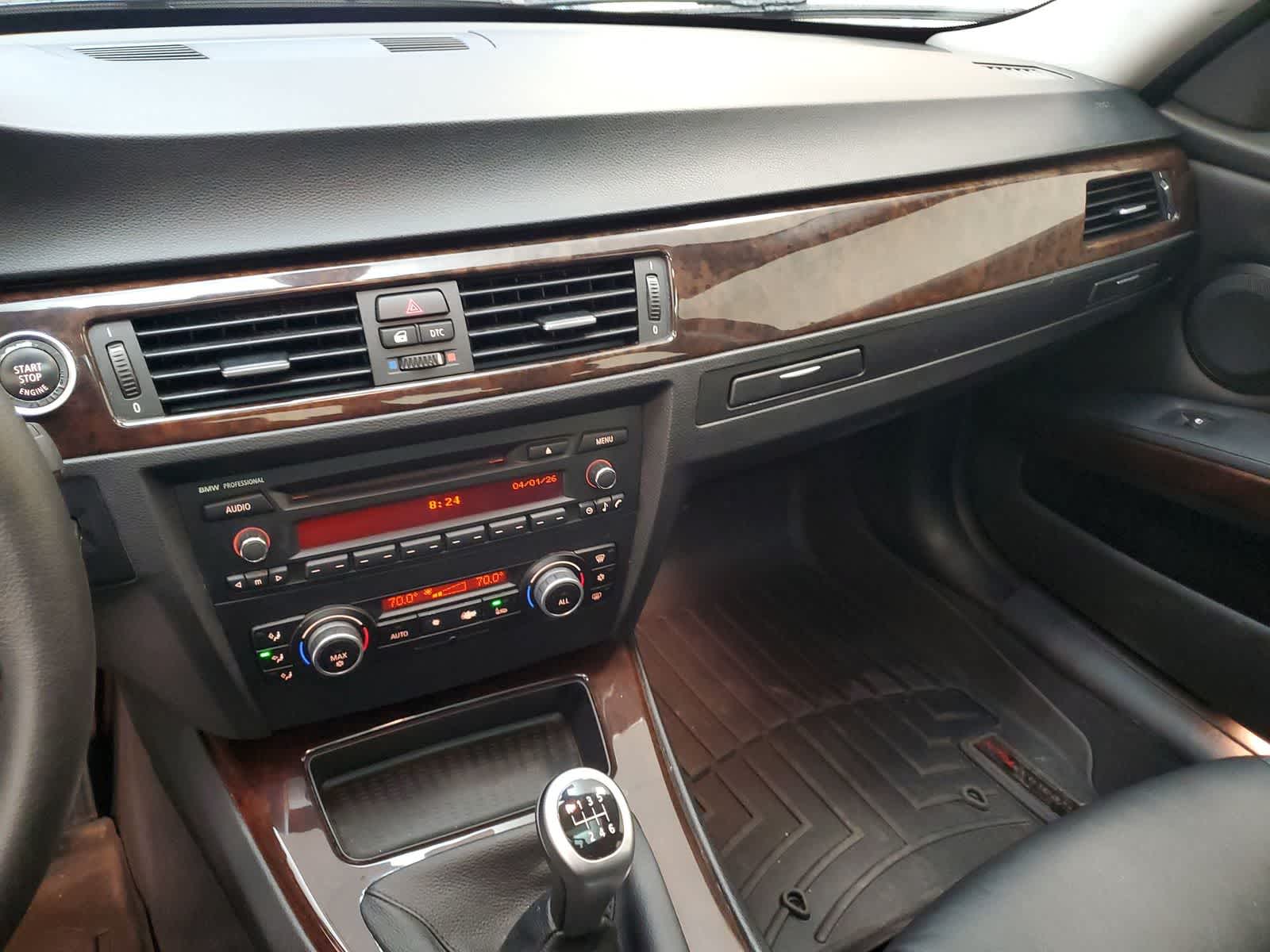 Thumbnail: 2011 BMW 3 Series - 26