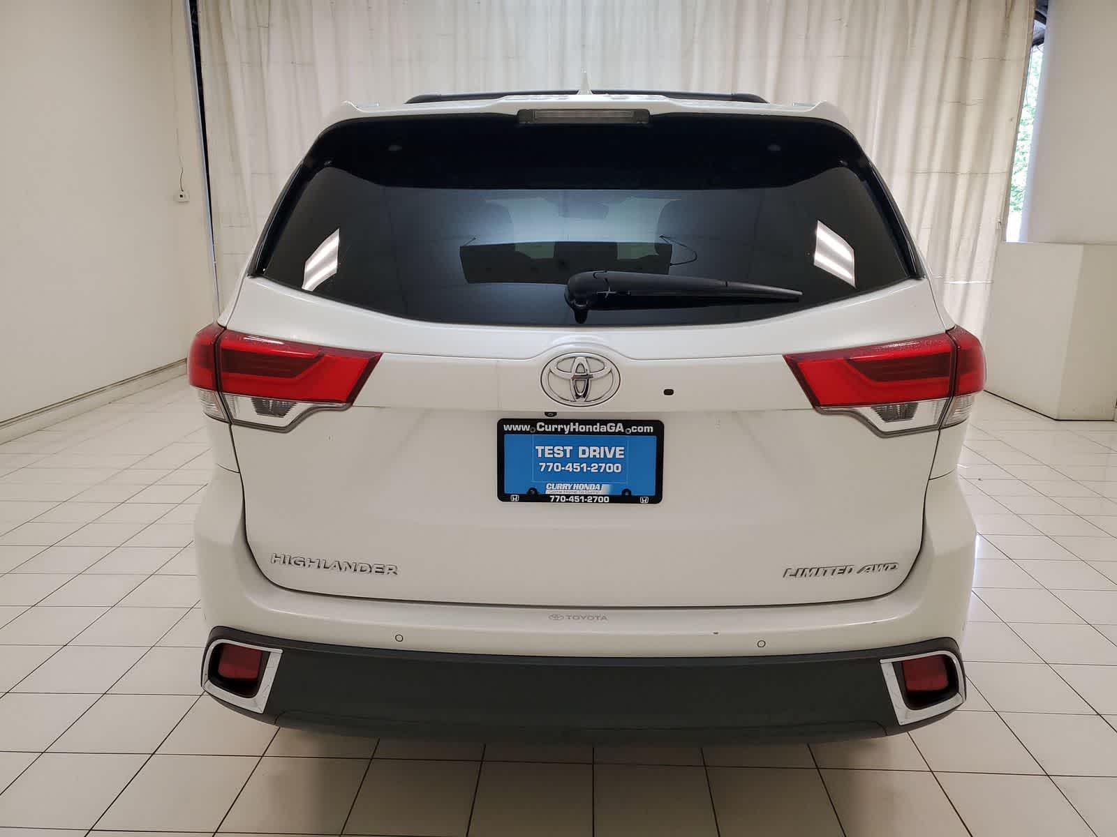 Thumbnail: 2017 Toyota Highlander - 31
